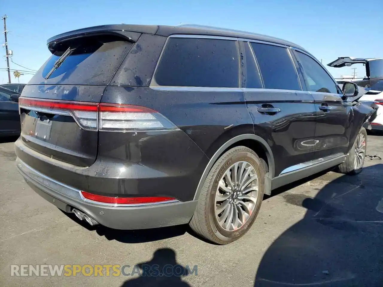 3 Photograph of a damaged car 5LM5J6WC2RGL08565 LINCOLN AVIATOR 2024
