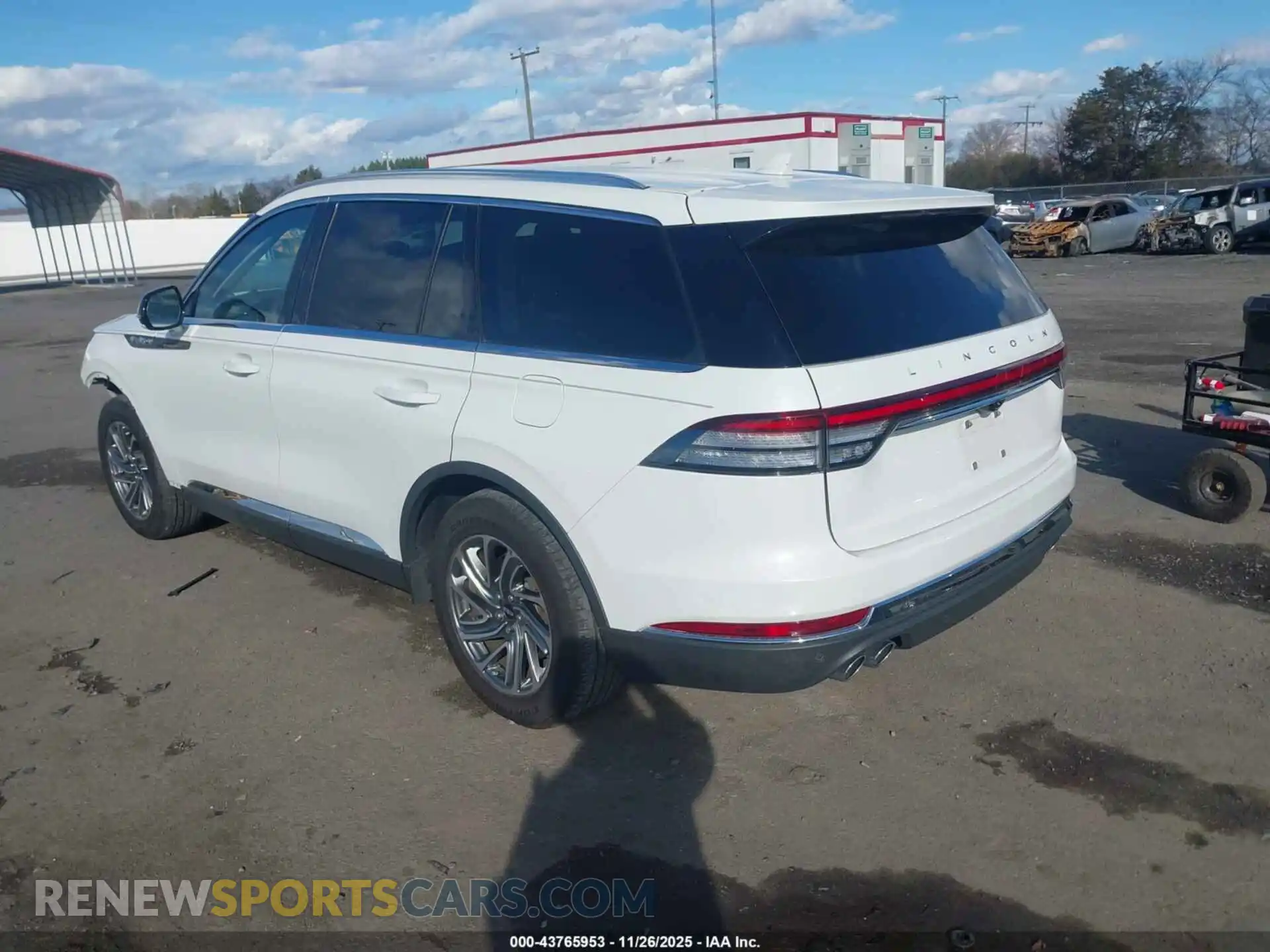 3 Photograph of a damaged car 5LM5J6WC9RGL08143 LINCOLN AVIATOR 2024