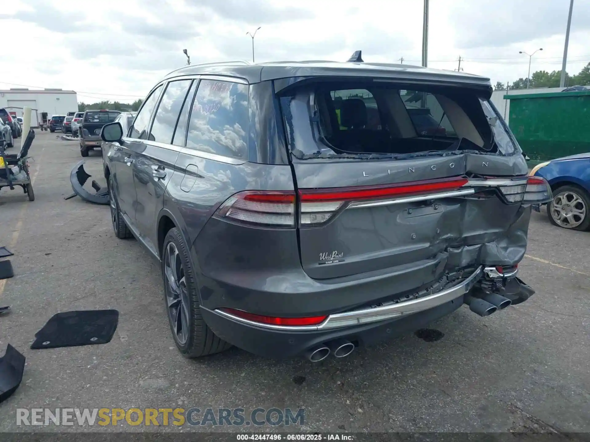 3 Photograph of a damaged car 5LM5J7WC2RGL08720 LINCOLN AVIATOR 2024