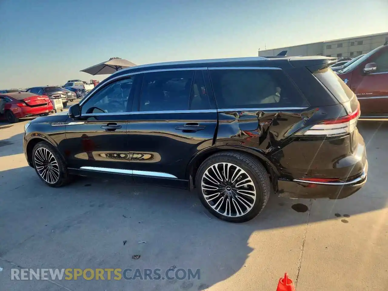 2 fotografías del automóvil dañado 5LM5J9XCXRGL01573 LINCOLN AVIATOR 2024