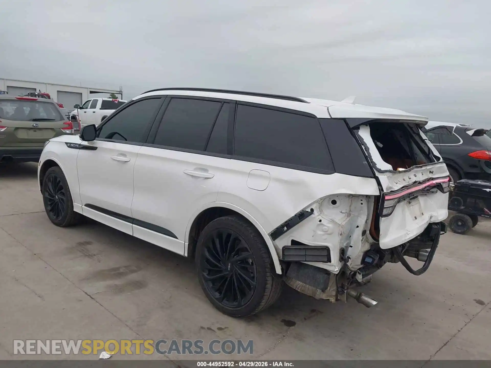 3 fotografías del automóvil dañado 5LM5J9XCXRGL05381 LINCOLN AVIATOR 2024