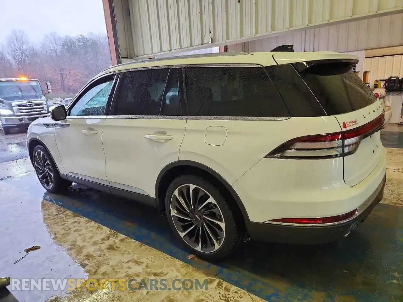 2 Photograph of a damaged car 5LM5J7WC6SGL10461 LINCOLN AVIATOR 2025