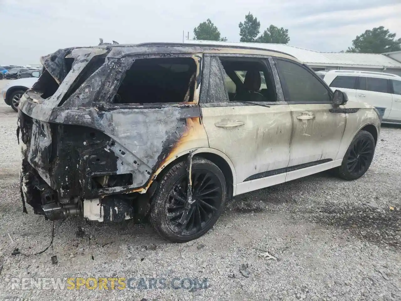 3 Photograph of a damaged car 5LM5J7XC8SGL29530 LINCOLN AVIATOR 2025