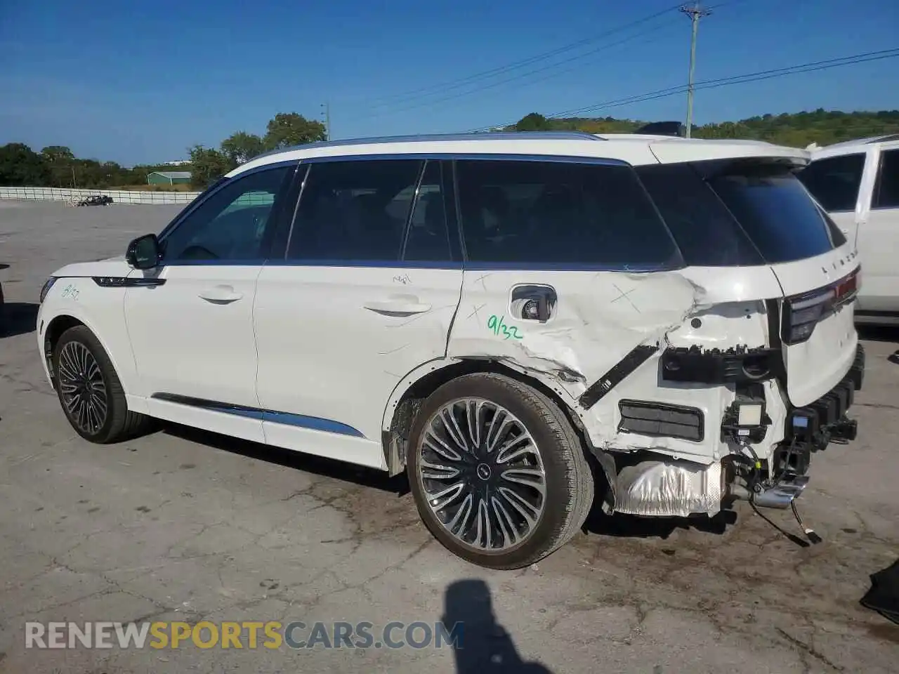 2 Photograph of a damaged car 5LM5J9XC3SGL35005 LINCOLN AVIATOR 2025