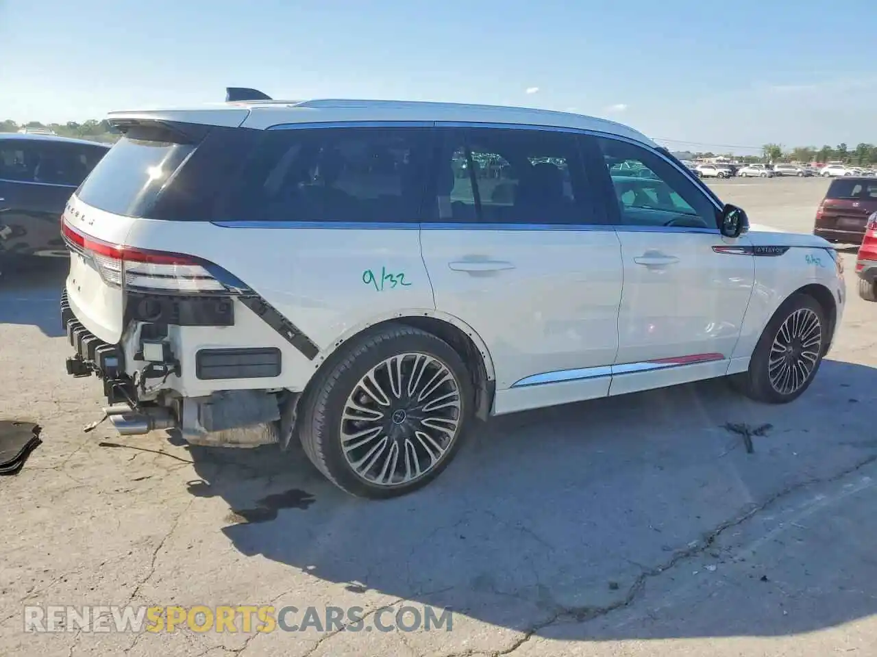 3 Photograph of a damaged car 5LM5J9XC3SGL35005 LINCOLN AVIATOR 2025