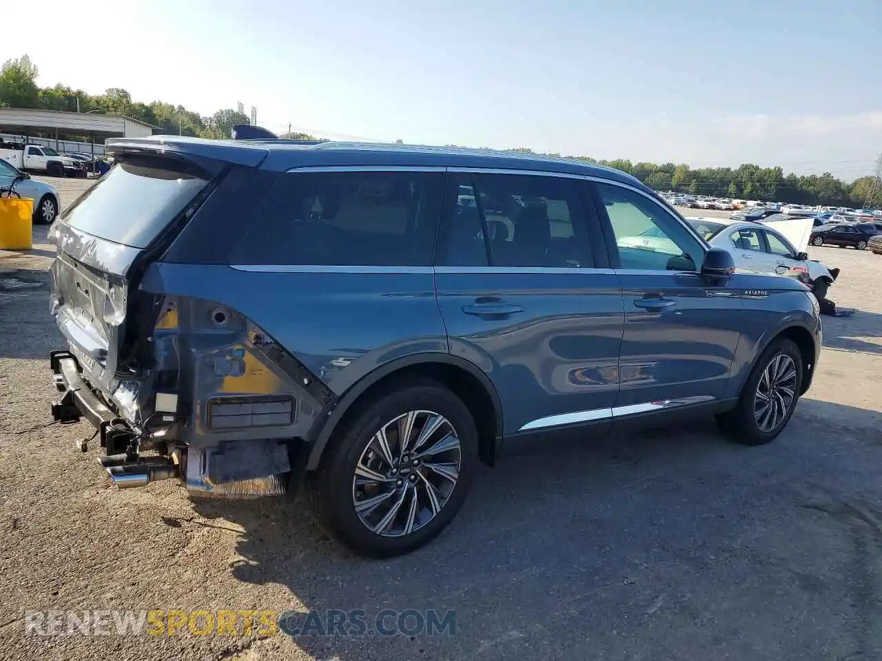 3 Photograph of a damaged car 5LM5J6XC3TGL10654 LINCOLN AVIATOR 2026