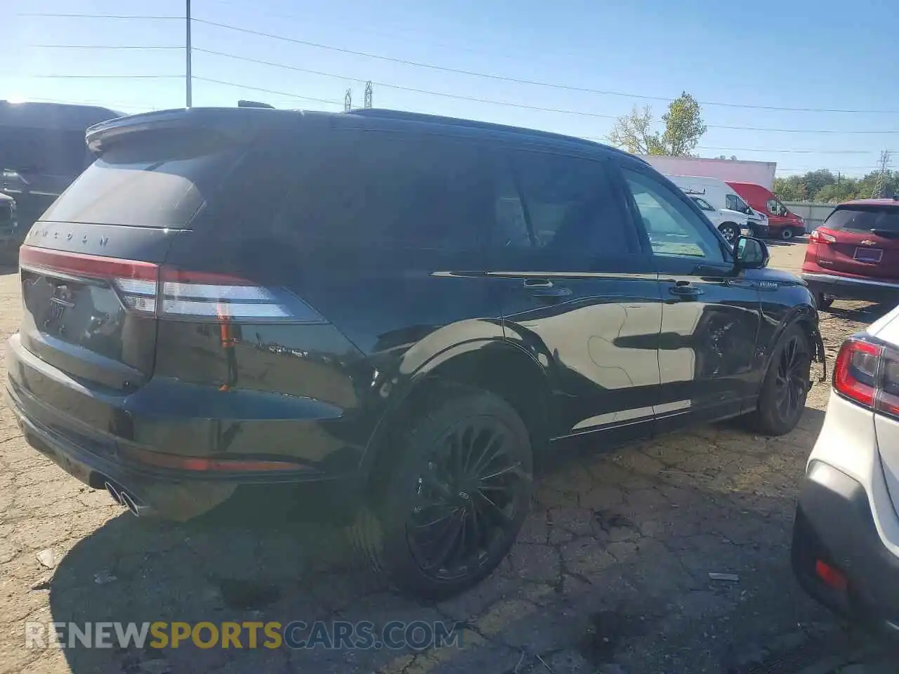 3 Photograph of a damaged car 5LM5J7XC8TGL16097 LINCOLN AVIATOR 2026