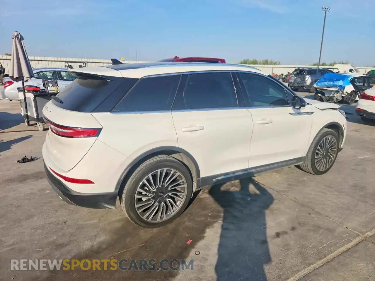 3 fotografías del automóvil dañado 5LMCJ2D91MUL23088 LINCOLN CORSAIR 2021