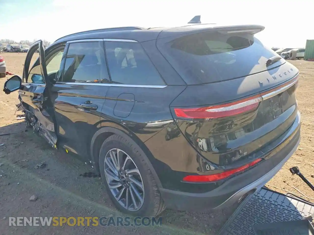 2 fotografías del automóvil dañado 5LMCJ2DA5SUL11307 LINCOLN CORSAIR 2025