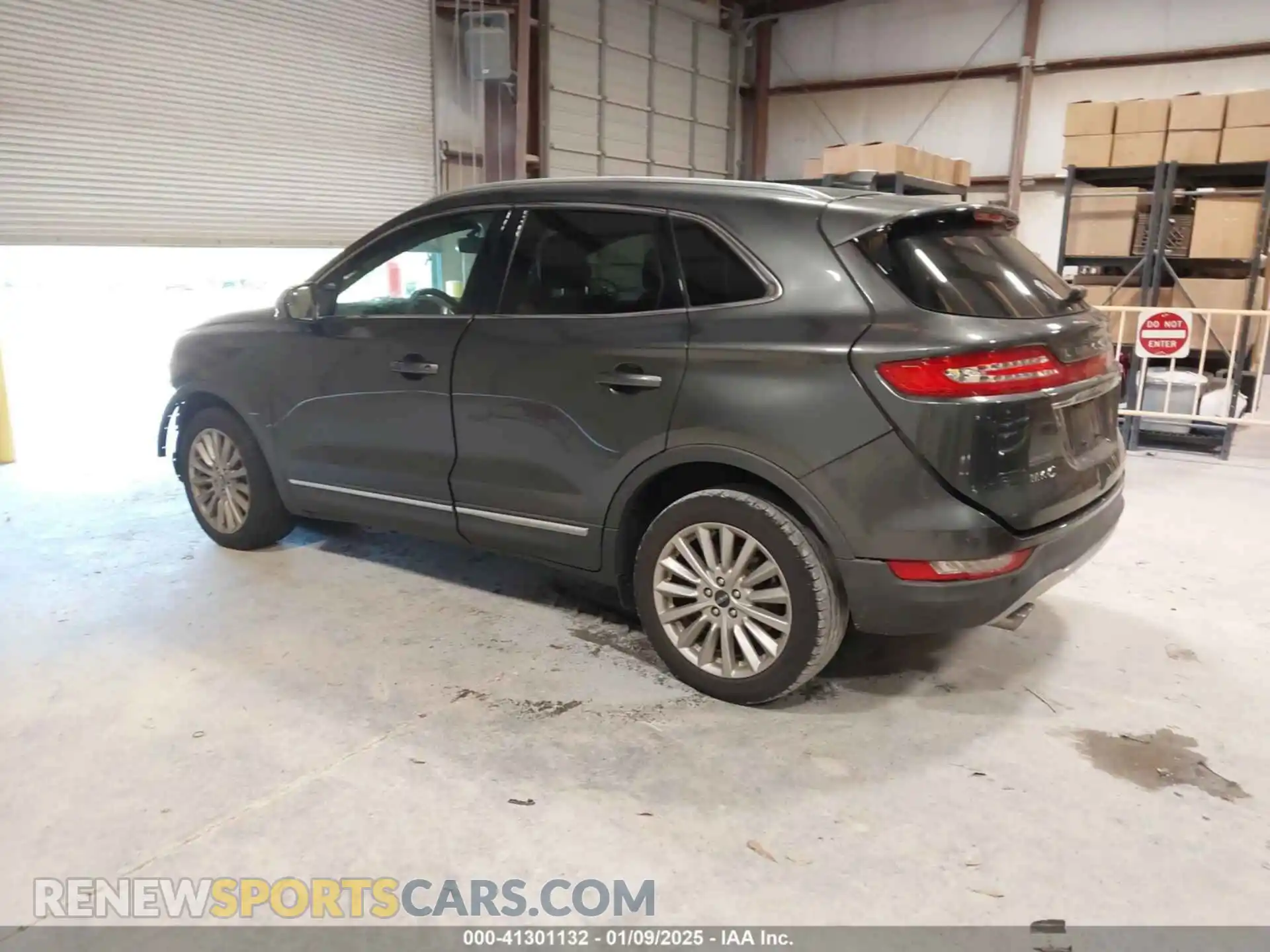 3 Photograph of a damaged car 5LMCJ1C99KUL52153 LINCOLN MKC 2019