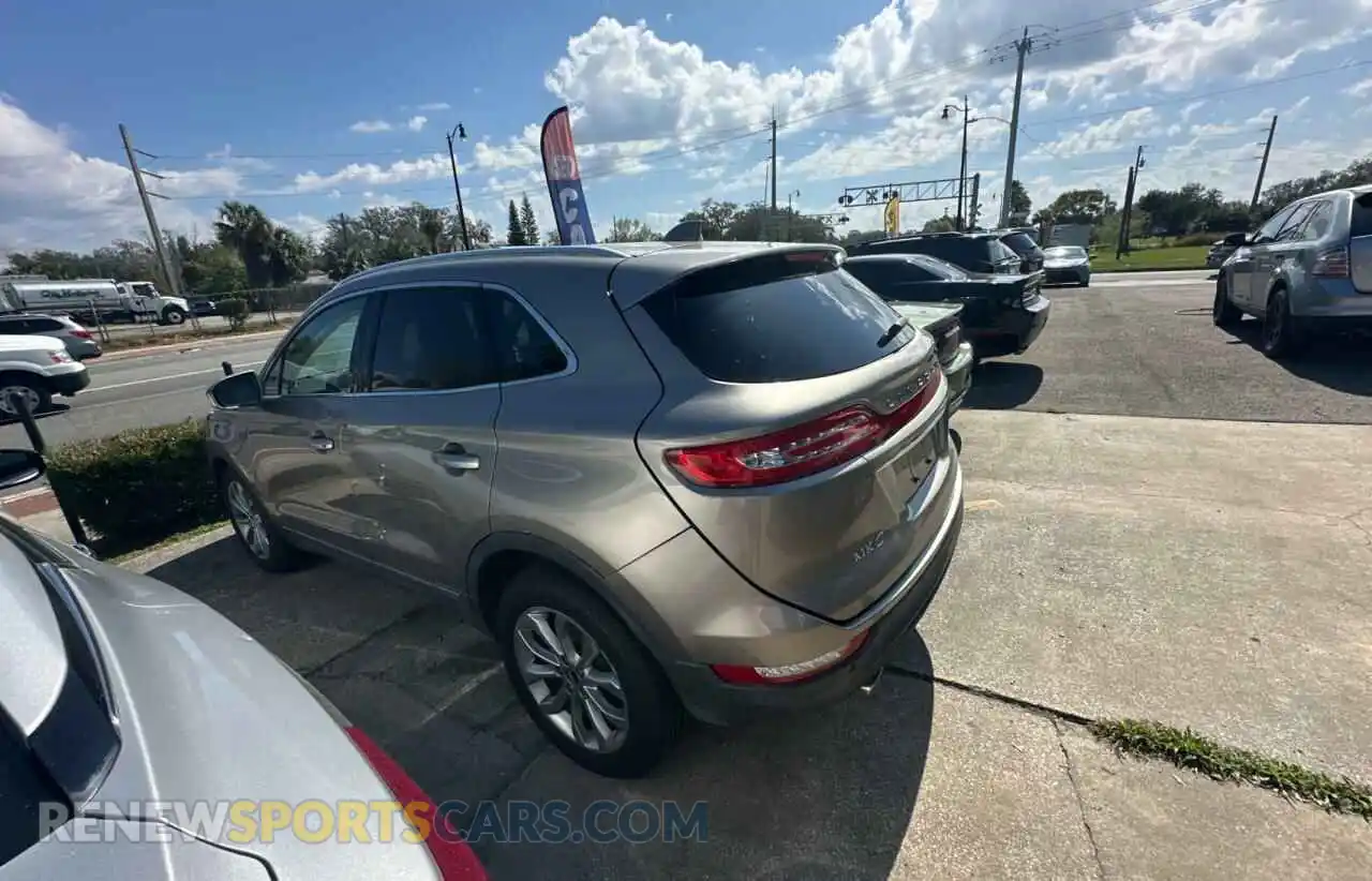 3 Photograph of a damaged car 5LMCJ2C90KUL47025 LINCOLN MKC 2019