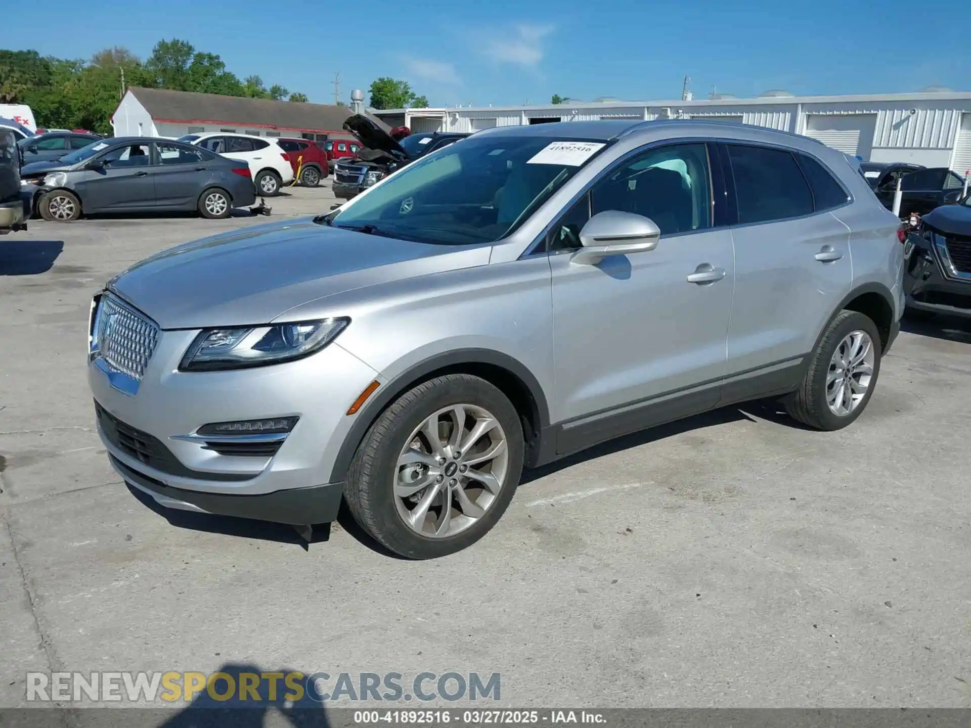 2 Photograph of a damaged car 5LMCJ2C95KUL37381 LINCOLN MKC 2019