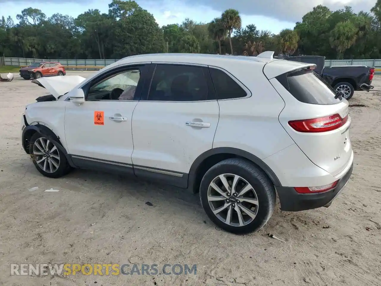 2 Photograph of a damaged car 5LMCJ3C9XKUL02034 LINCOLN MKC 2019