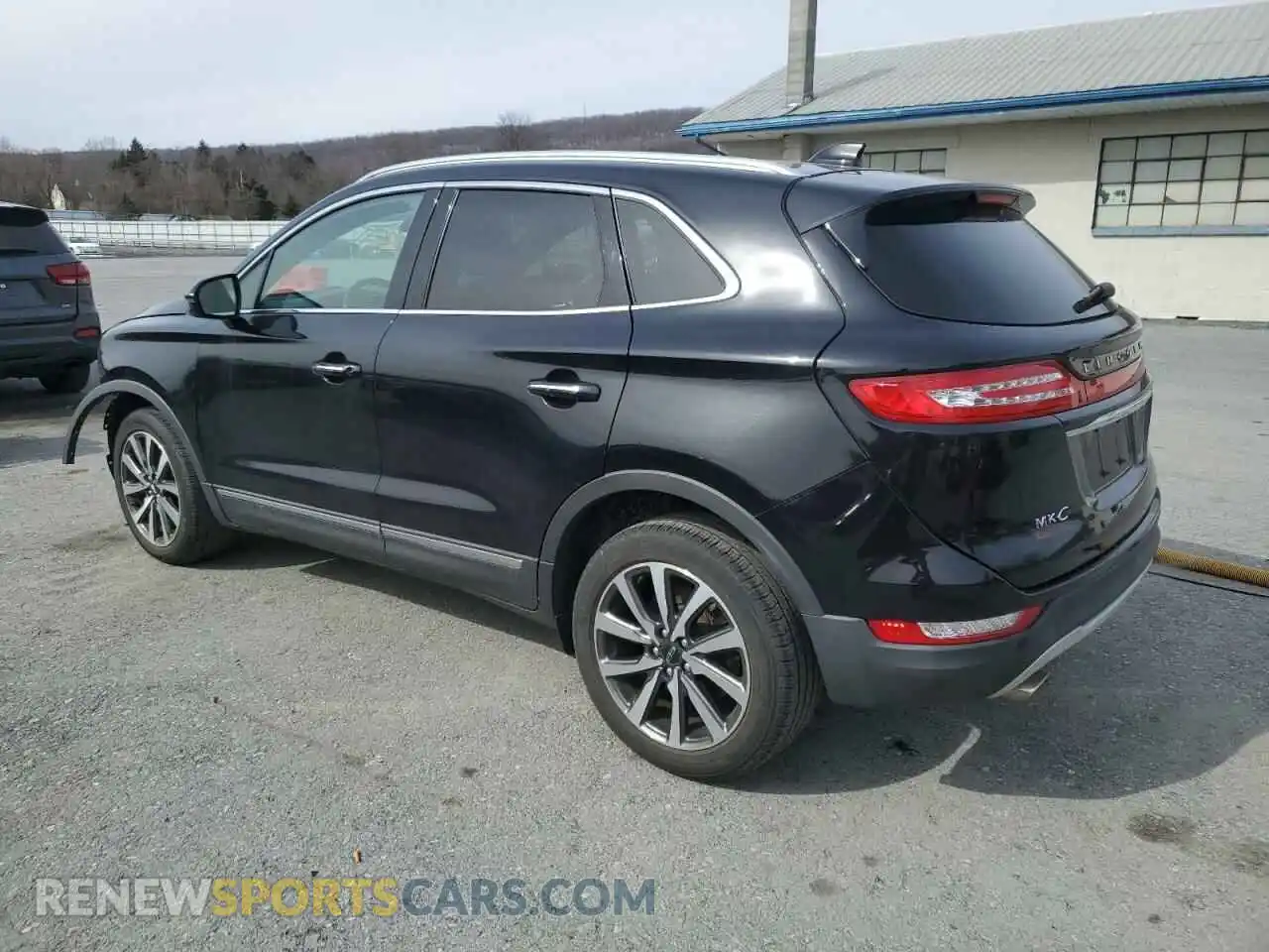 2 Photograph of a damaged car 5LMCJ3D95KUL49891 LINCOLN MKC 2019