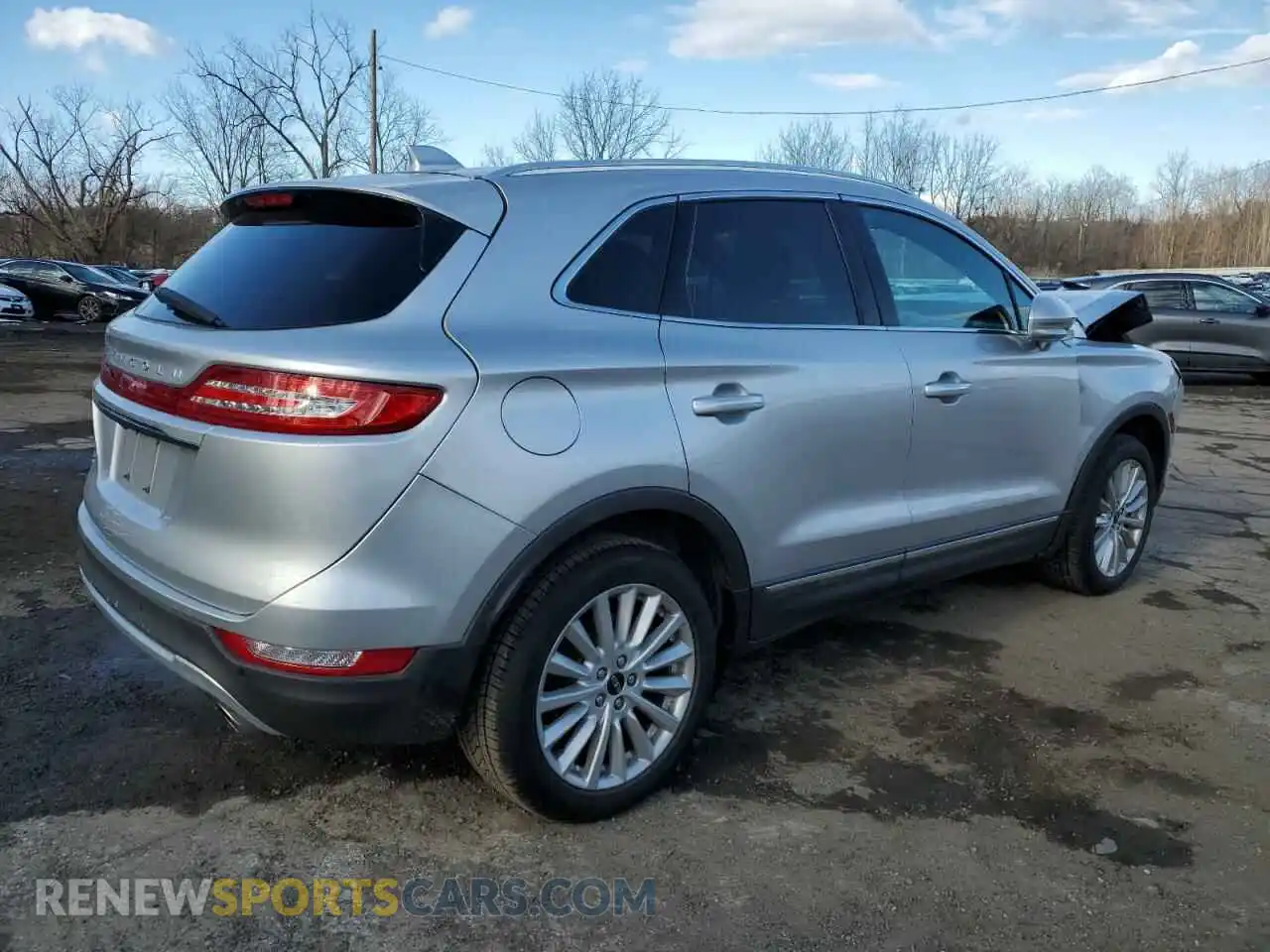 3 Photograph of a damaged car 5LMCJ1D92KUL07618 LINCOLN MKZ 2019