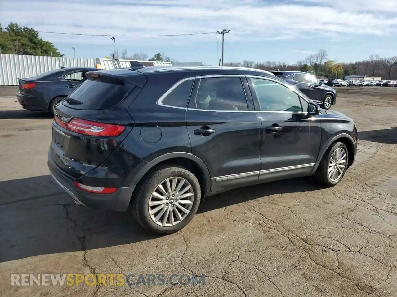 3 Photograph of a damaged car 5LMCJ1D99KUL08927 LINCOLN MKZ 2019