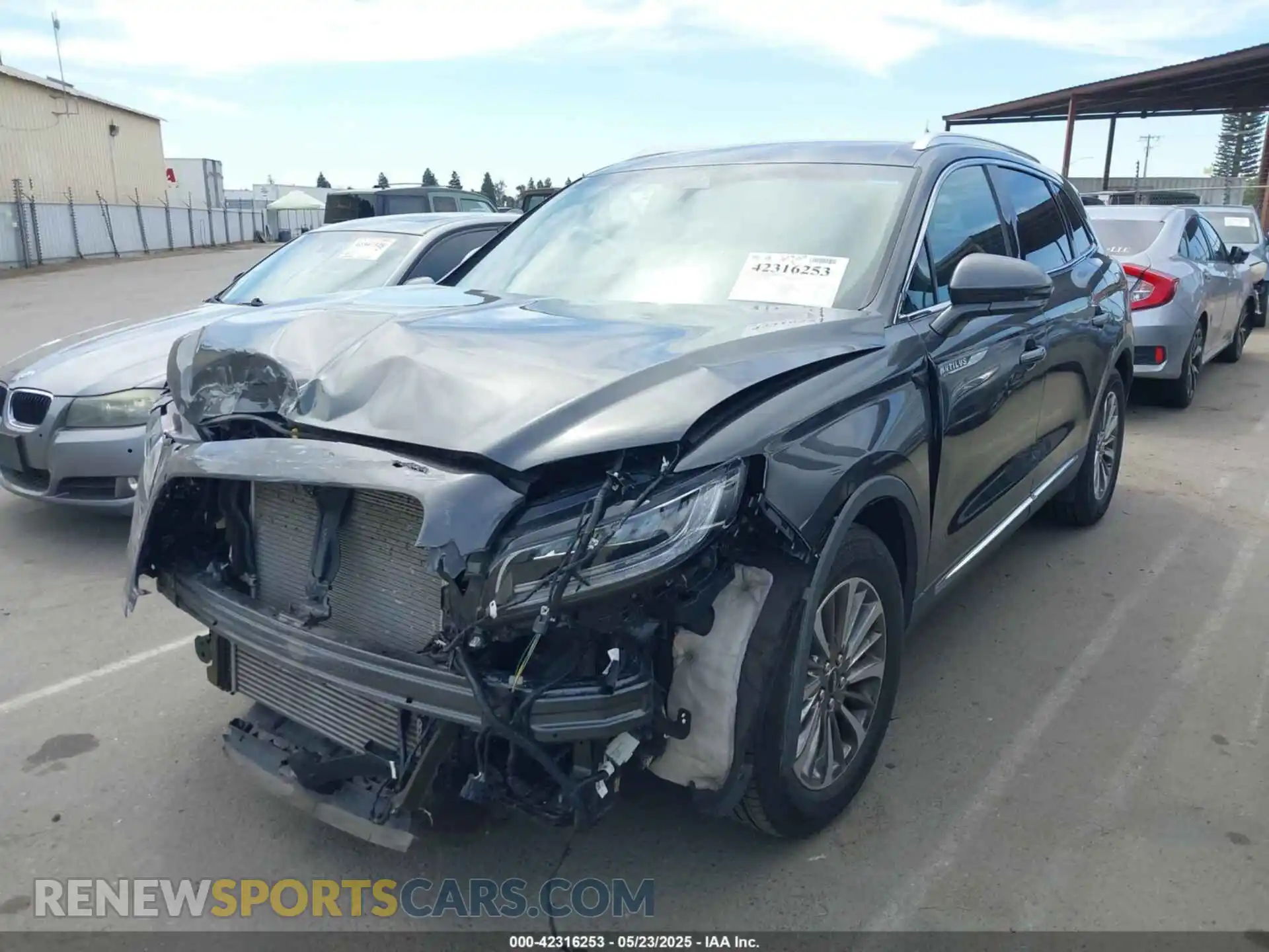 2 Photograph of a damaged car 2LMPJ6K96KBL32682 LINCOLN NAUTILUS 2019