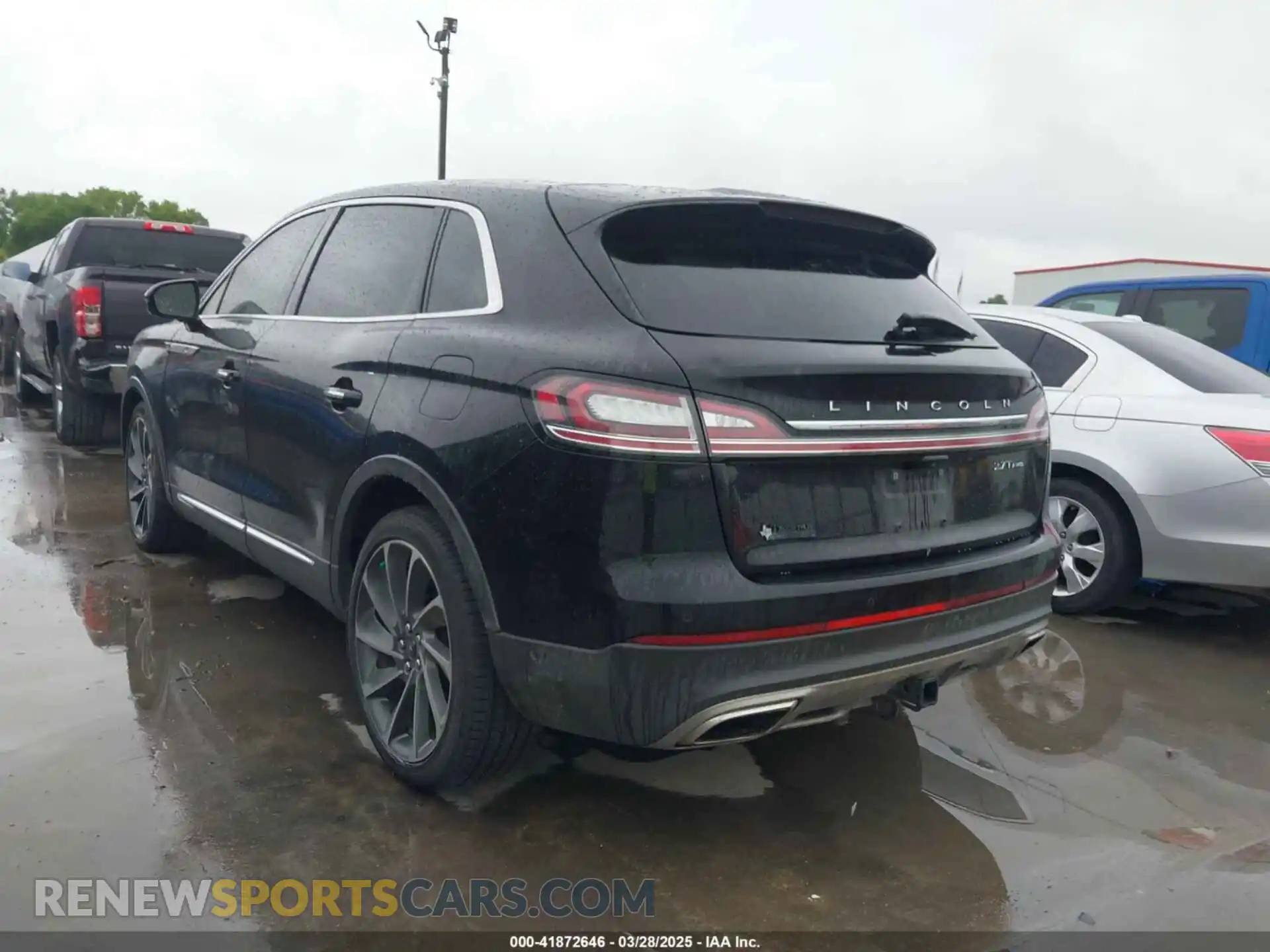 3 Photograph of a damaged car 2LMPJ8LP4KBL16344 LINCOLN NAUTILUS 2019