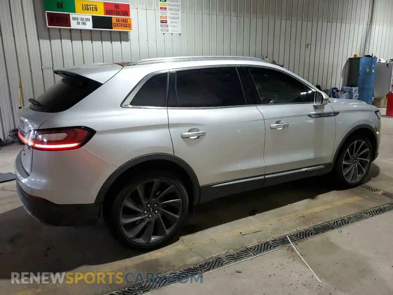 3 Photograph of a damaged car 2LMPJ8LP6KBL32092 LINCOLN NAUTILUS 2019