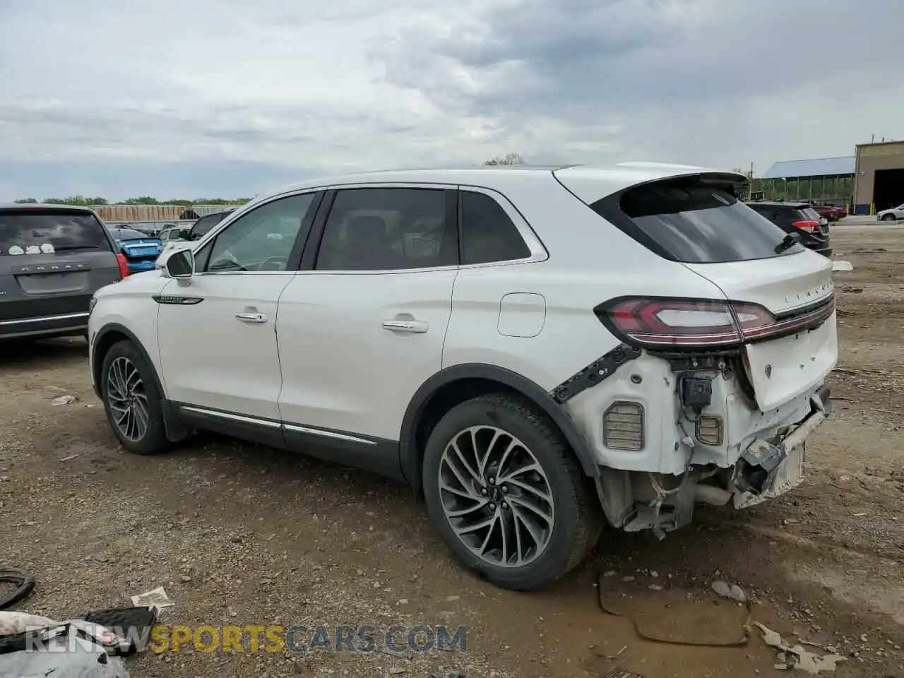 2 Photograph of a damaged car 2LMPJ8LPXKBL13156 LINCOLN NAUTILUS 2019