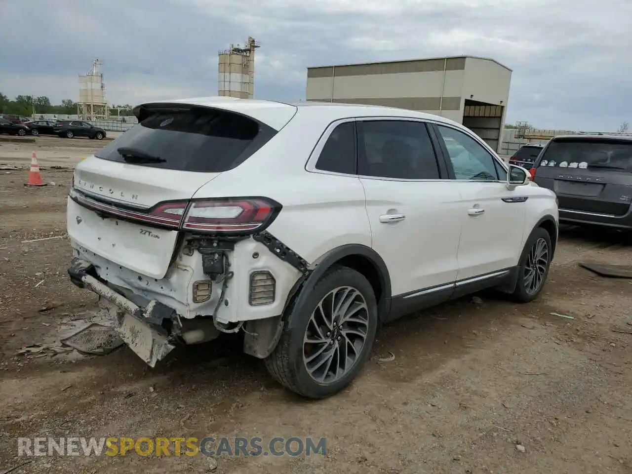 3 Photograph of a damaged car 2LMPJ8LPXKBL13156 LINCOLN NAUTILUS 2019