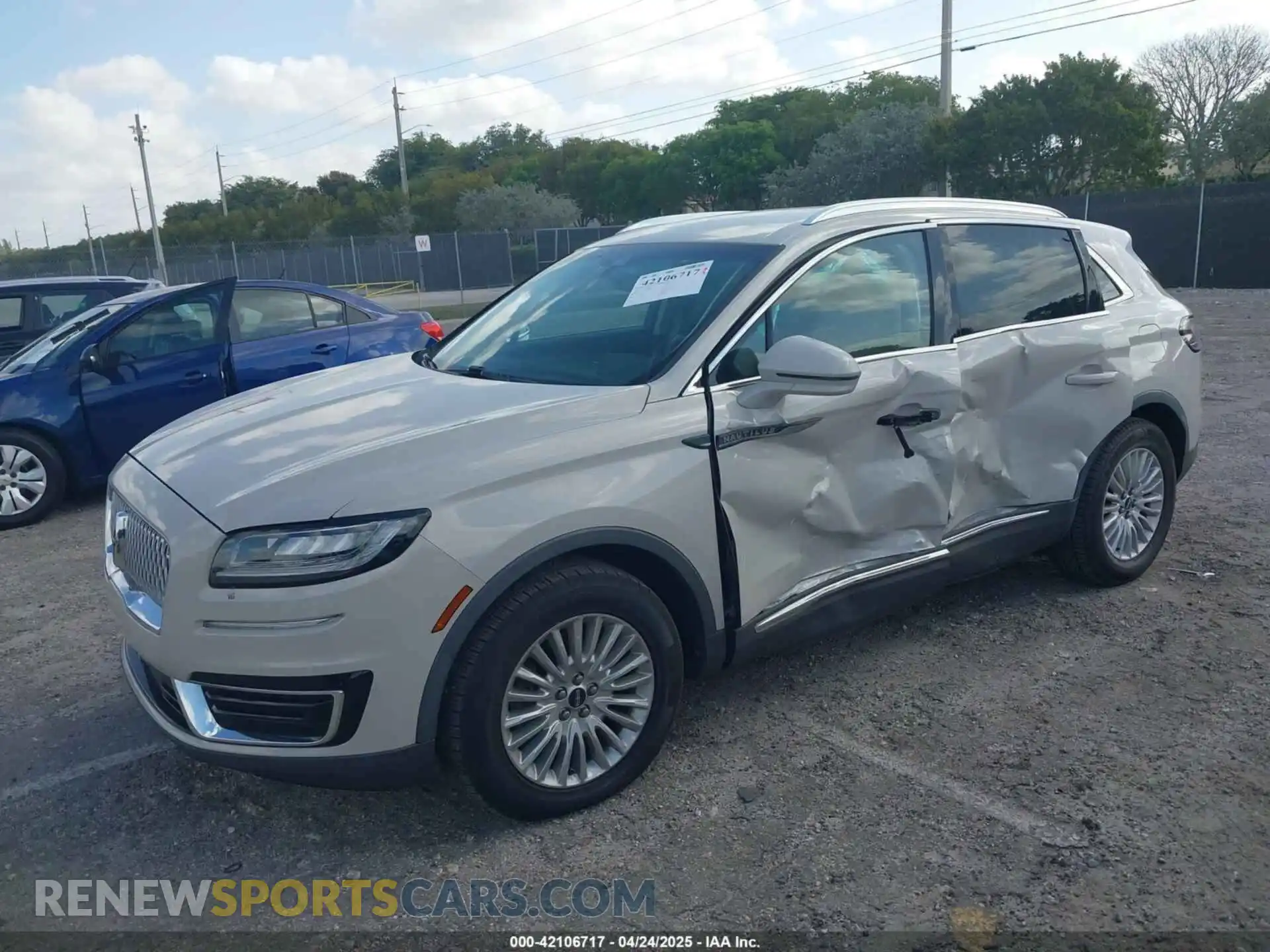 2 Photograph of a damaged car 2LMPJ6J95LBL09249 LINCOLN NAUTILUS 2020