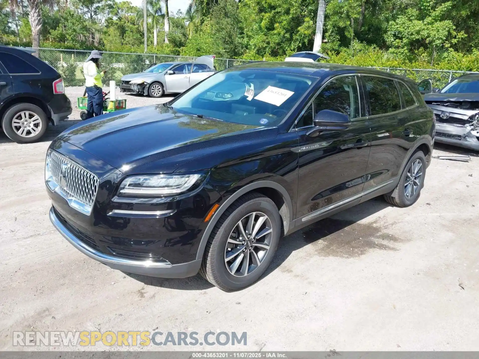 2 Photograph of a damaged car 2LMPJ6J92MBL04320 LINCOLN NAUTILUS 2021