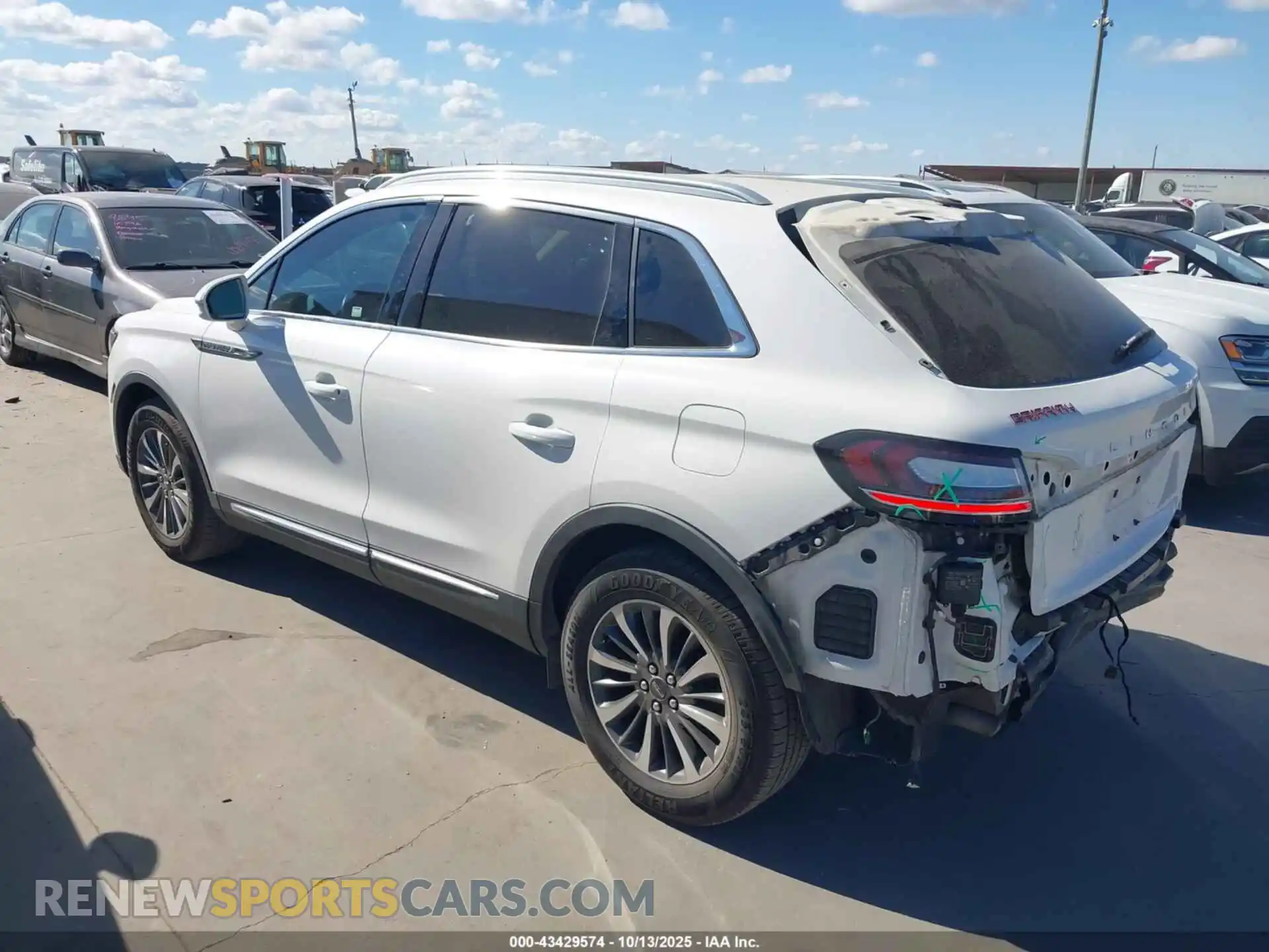 3 Photograph of a damaged car 2LMPJ6J9XMBL15503 LINCOLN NAUTILUS 2021