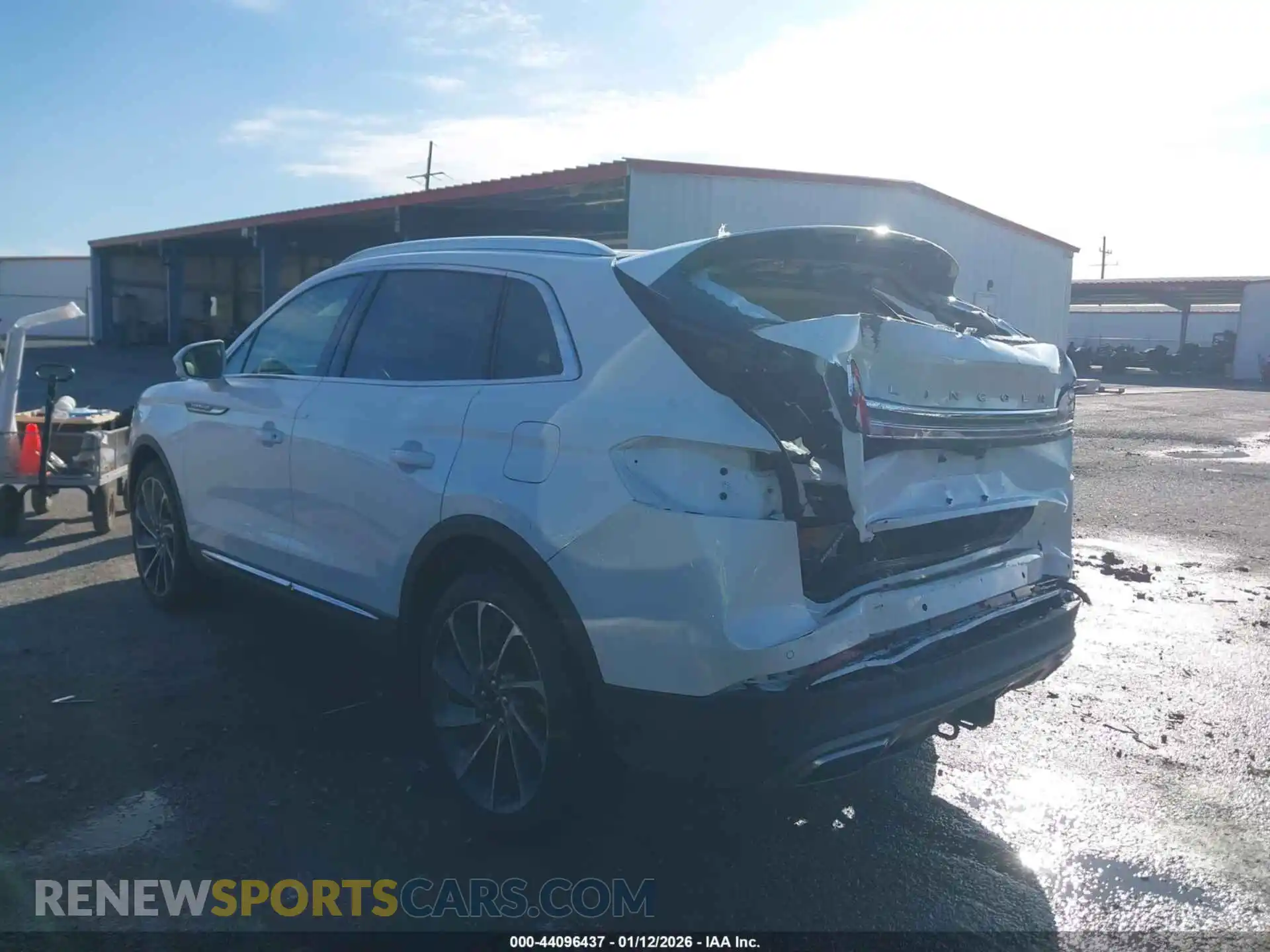 3 fotografías del automóvil dañado 2LMPJ8KP7MBL16990 LINCOLN NAUTILUS 2021