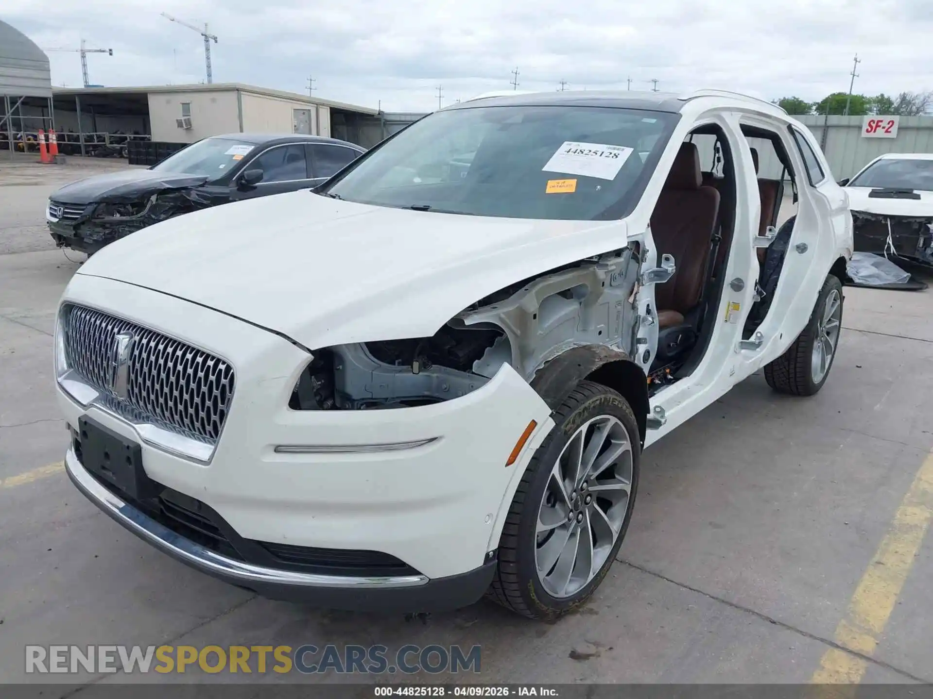 2 fotografías del automóvil dañado 2LMPJ8KP0NBL26844 LINCOLN NAUTILUS 2022