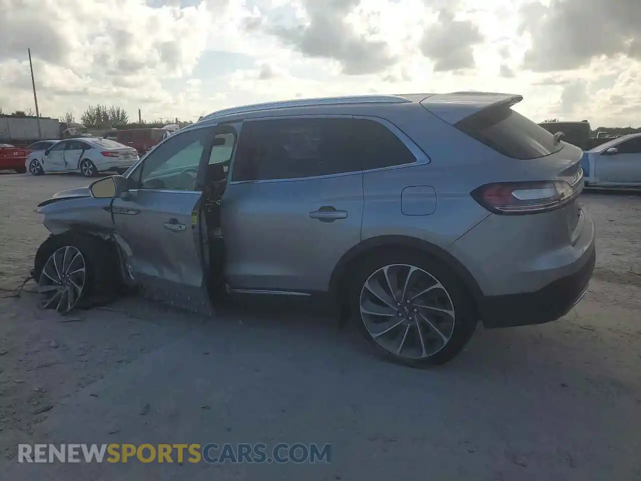 2 Photograph of a damaged car 2LMPJ8KP6NBL16867 LINCOLN NAUTILUS 2022
