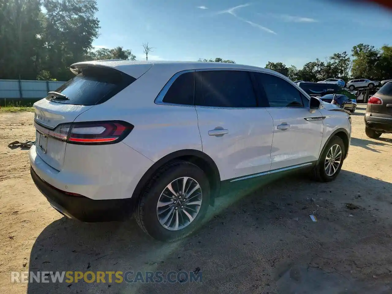 3 fotografías del automóvil dañado 2LMPJ6J94PBL17400 LINCOLN NAUTILUS 2023
