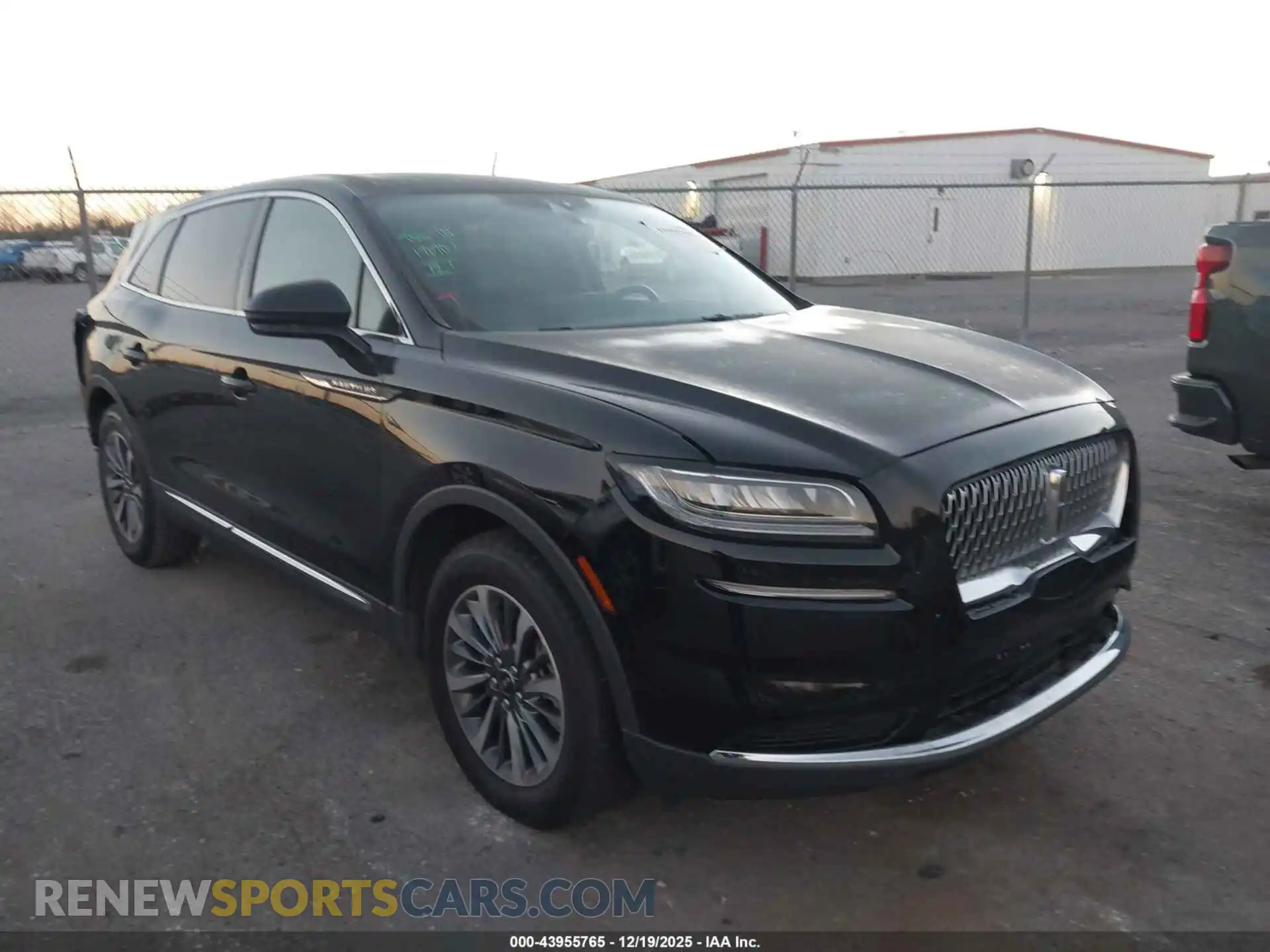 1 Photograph of a damaged car 2LMPJ6K96PBL08583 LINCOLN NAUTILUS 2023