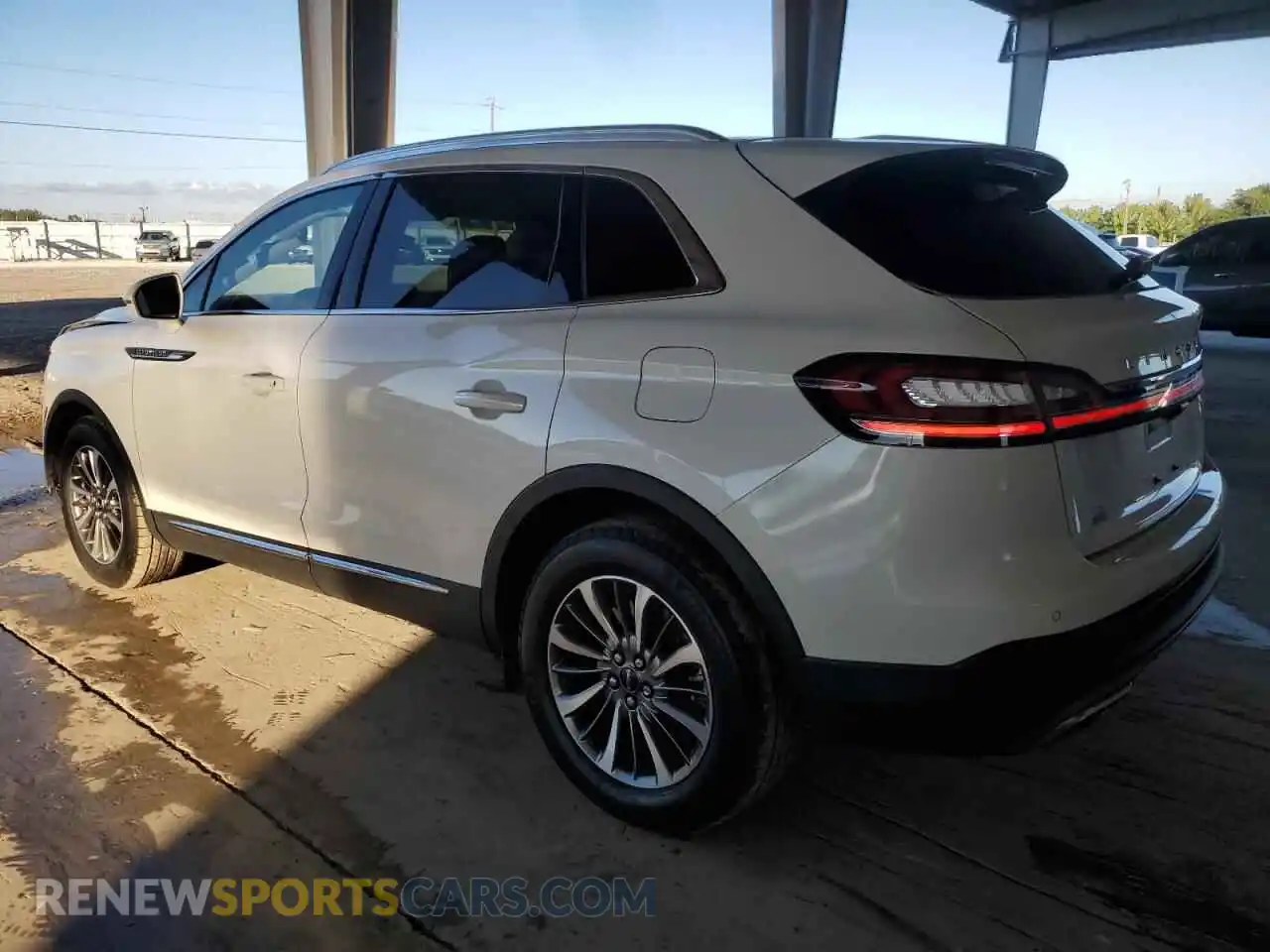 2 fotografías del automóvil dañado 2LMPJ8J94PBL21443 LINCOLN NAUTILUS 2023