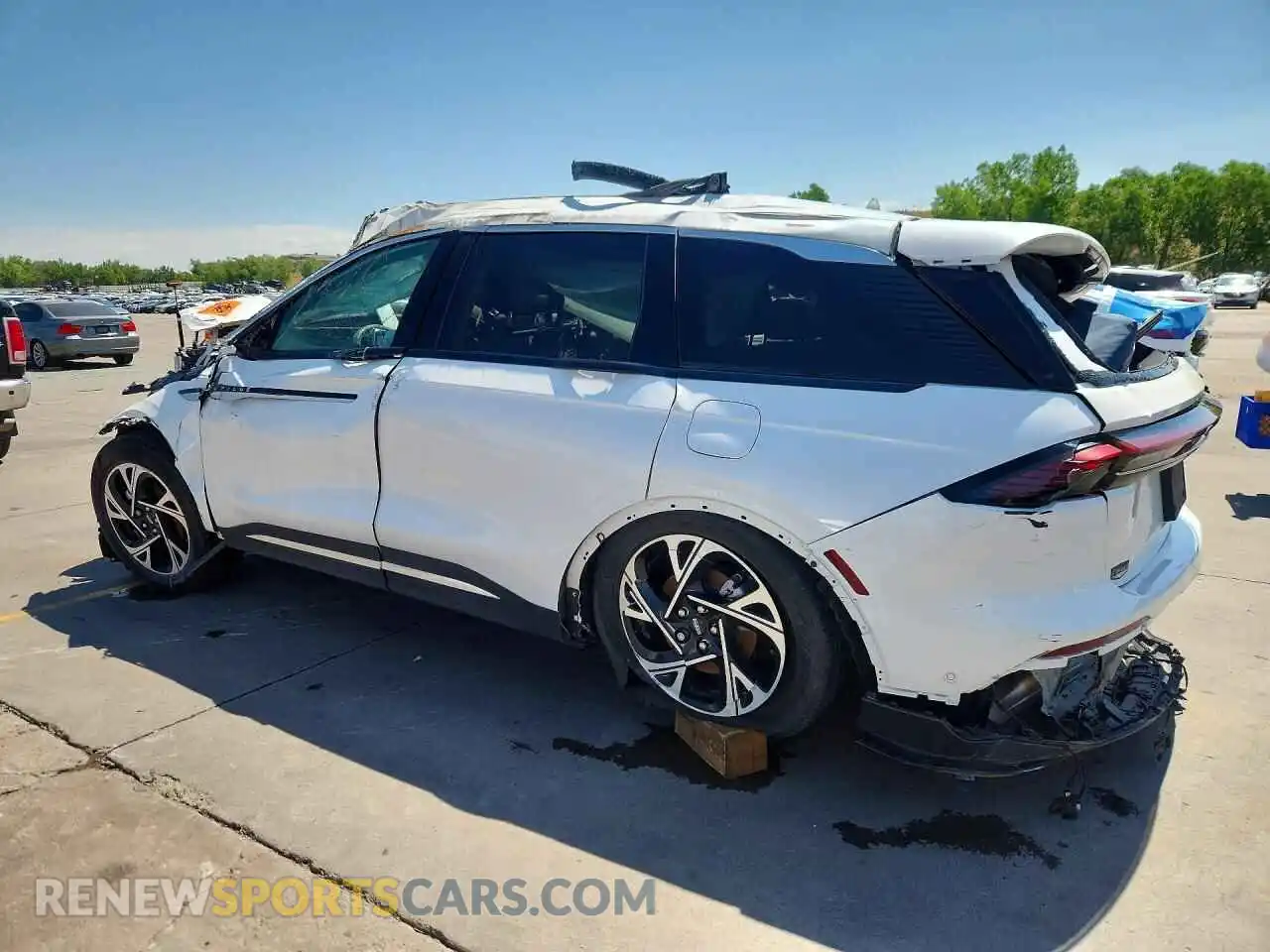 2 Photograph of a damaged car 5LMPJ8JAXRJ797195 LINCOLN NAUTILUS 2024