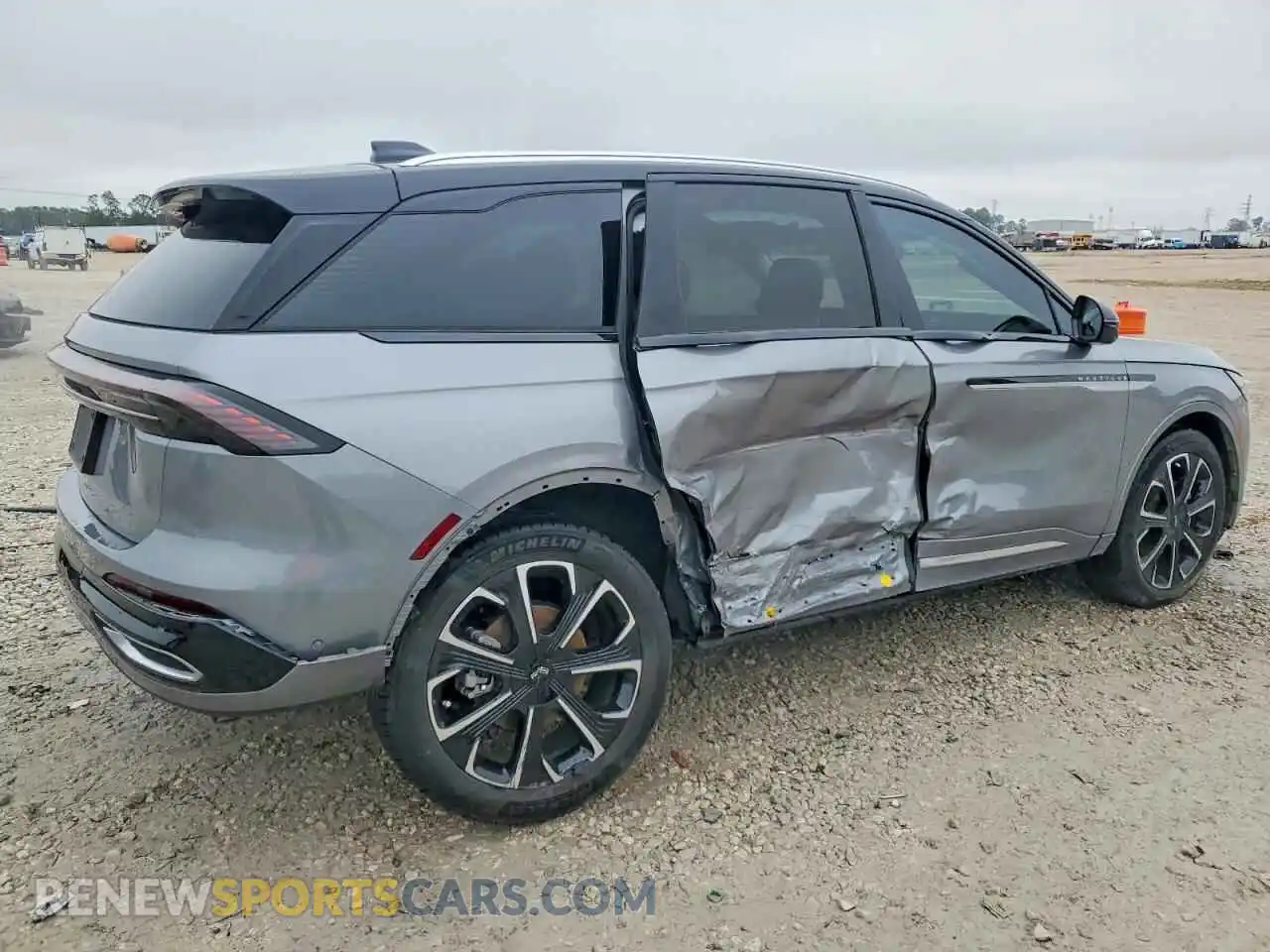 3 Photograph of a damaged car 5LMPJ8KA3RJ859096 LINCOLN NAUTILUS 2024