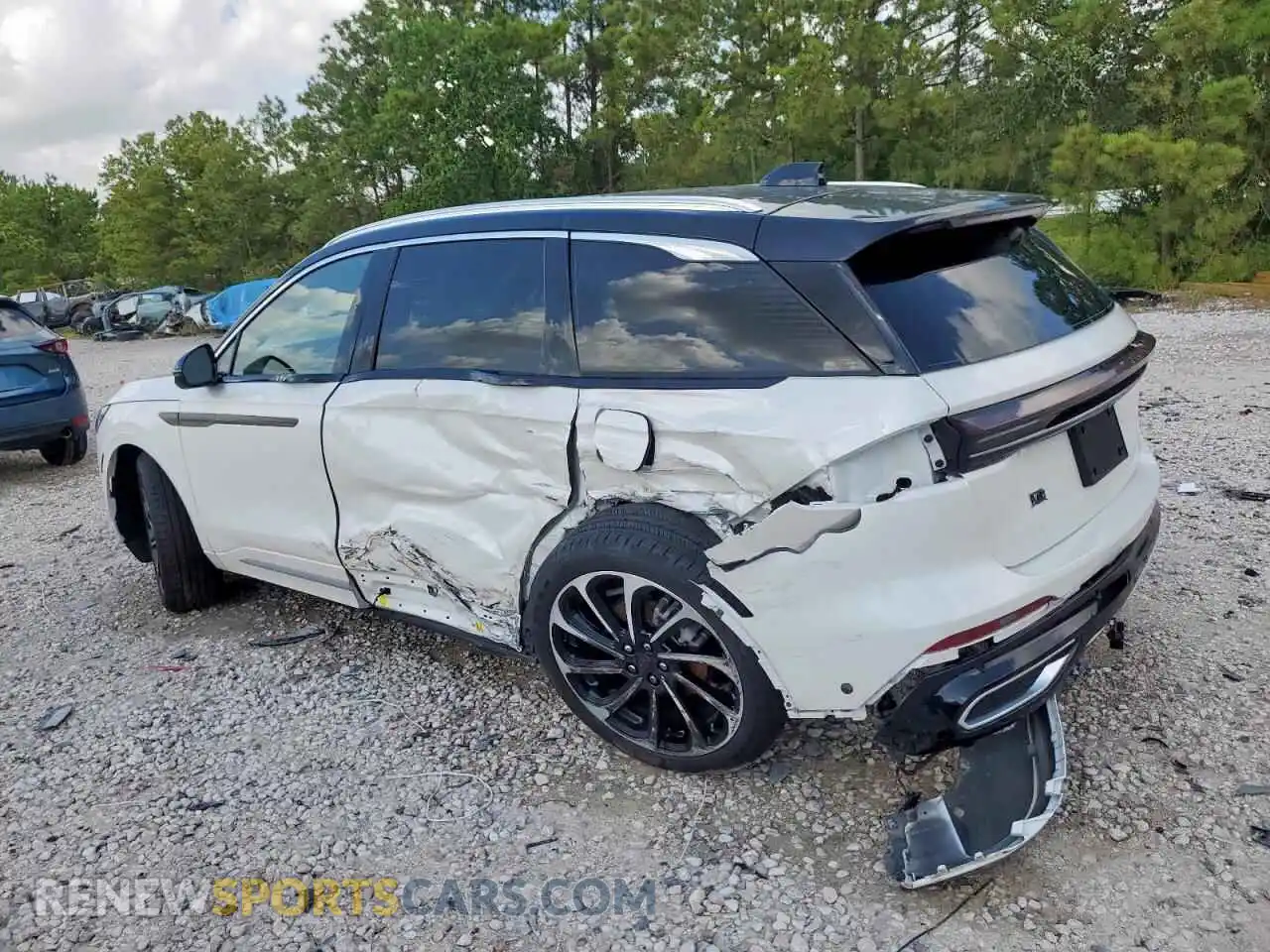 2 Photograph of a damaged car 5LMPJ9JAXRJ848586 LINCOLN NAUTILUS 2024