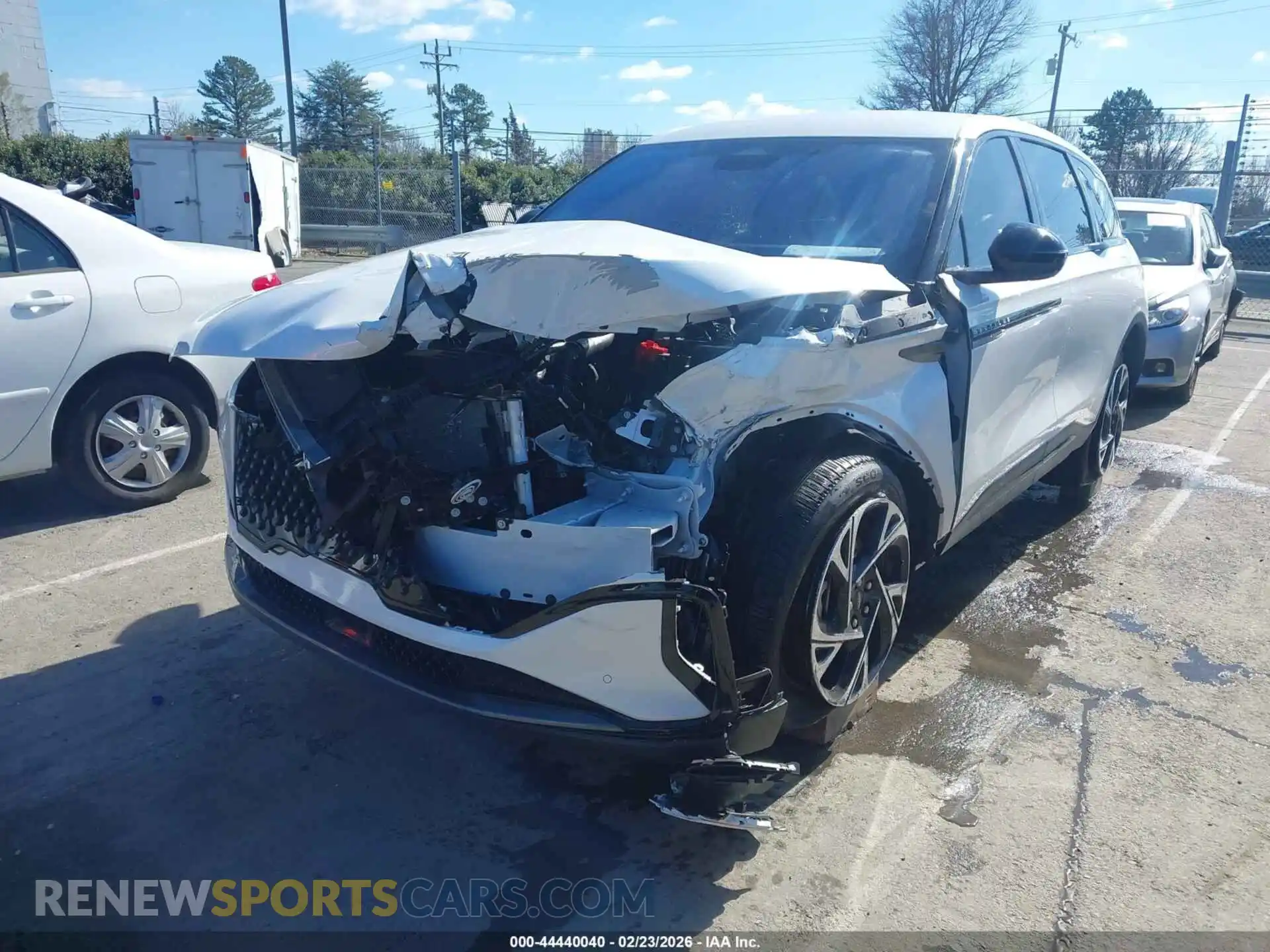 2 Photograph of a damaged car 5LMPJ8JAXSJ903022 LINCOLN NAUTILUS 2025