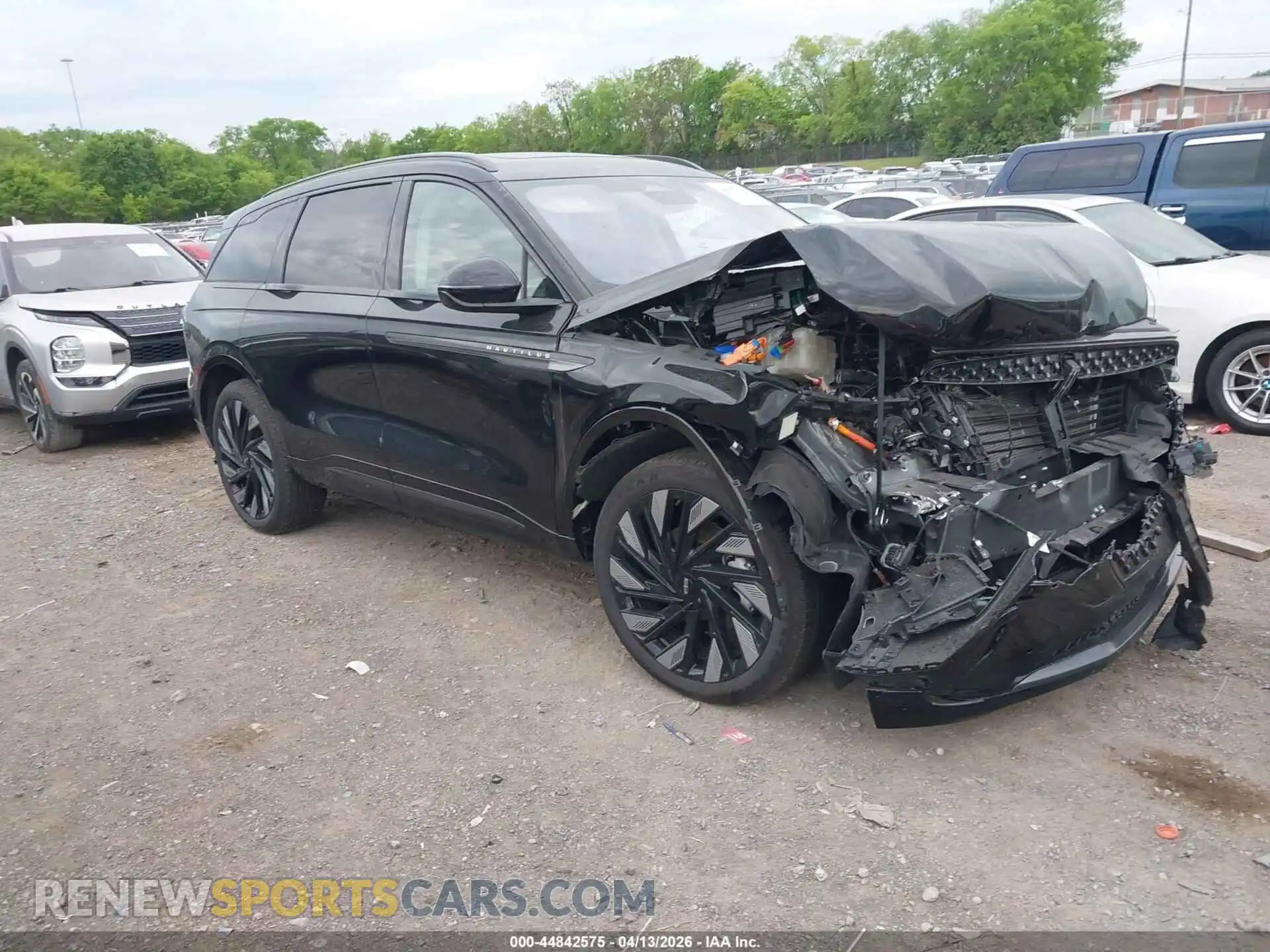 1 Photograph of a damaged car 5LMPJ8K48SJ957718 LINCOLN NAUTILUS 2025