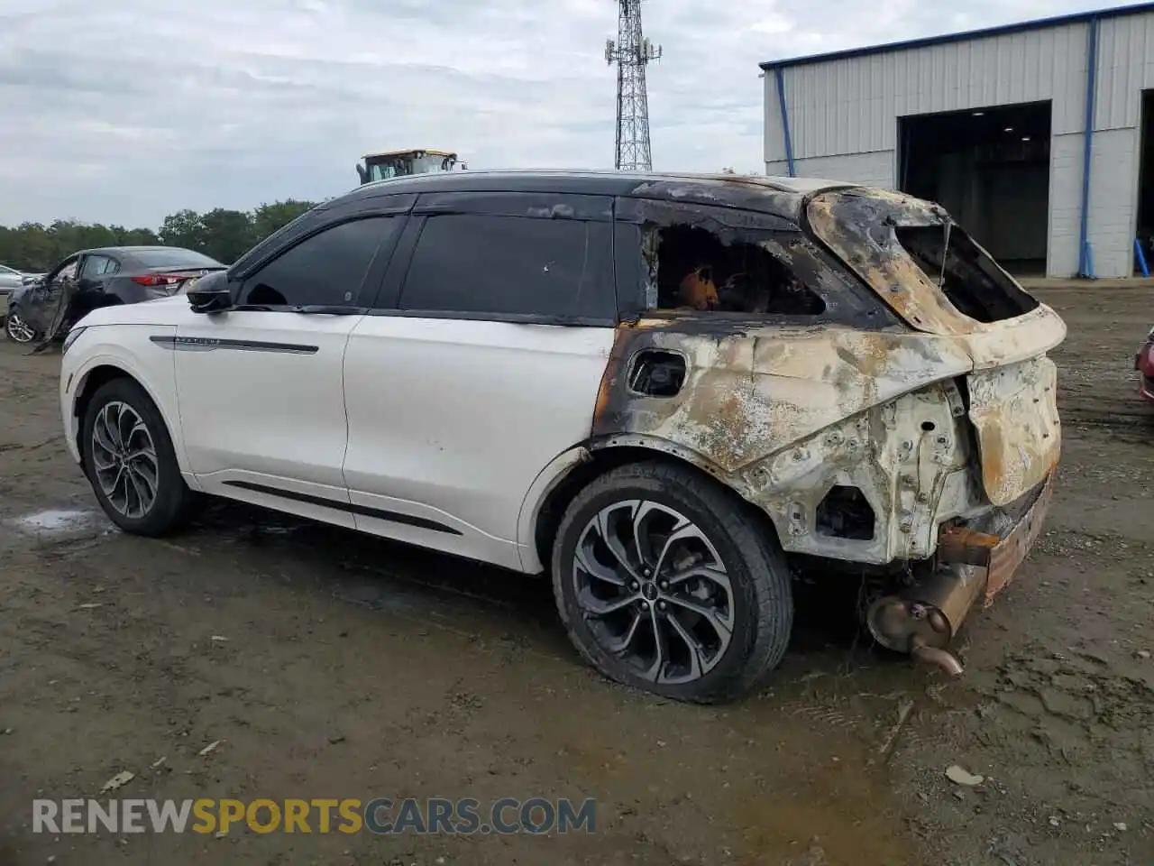 2 Photograph of a damaged car 5LMPJ8KA5SJ928571 LINCOLN NAUTILUS 2025