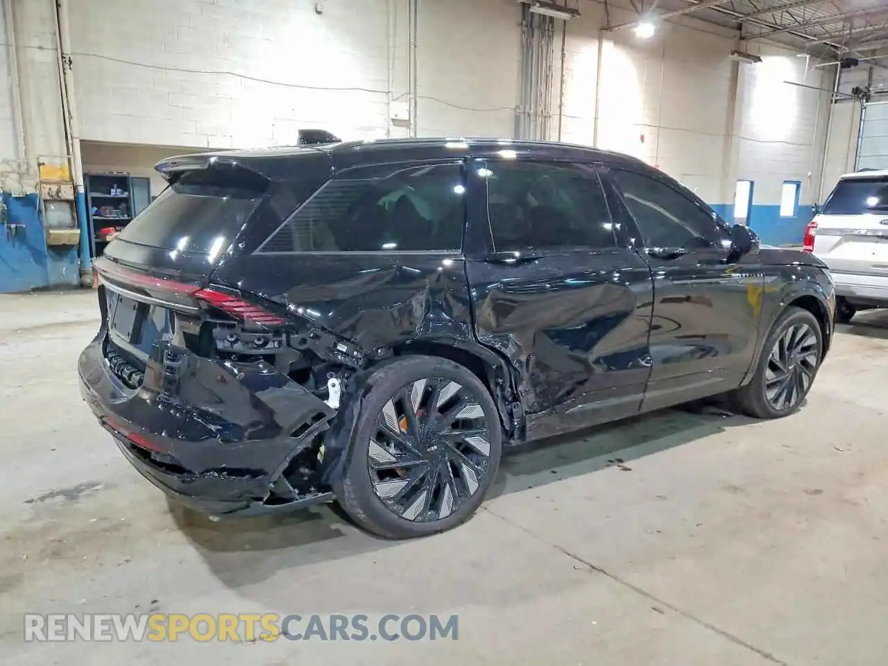 3 Photograph of a damaged car 5LMPJ8KA0TJ985875 LINCOLN NAUTILUS 2026