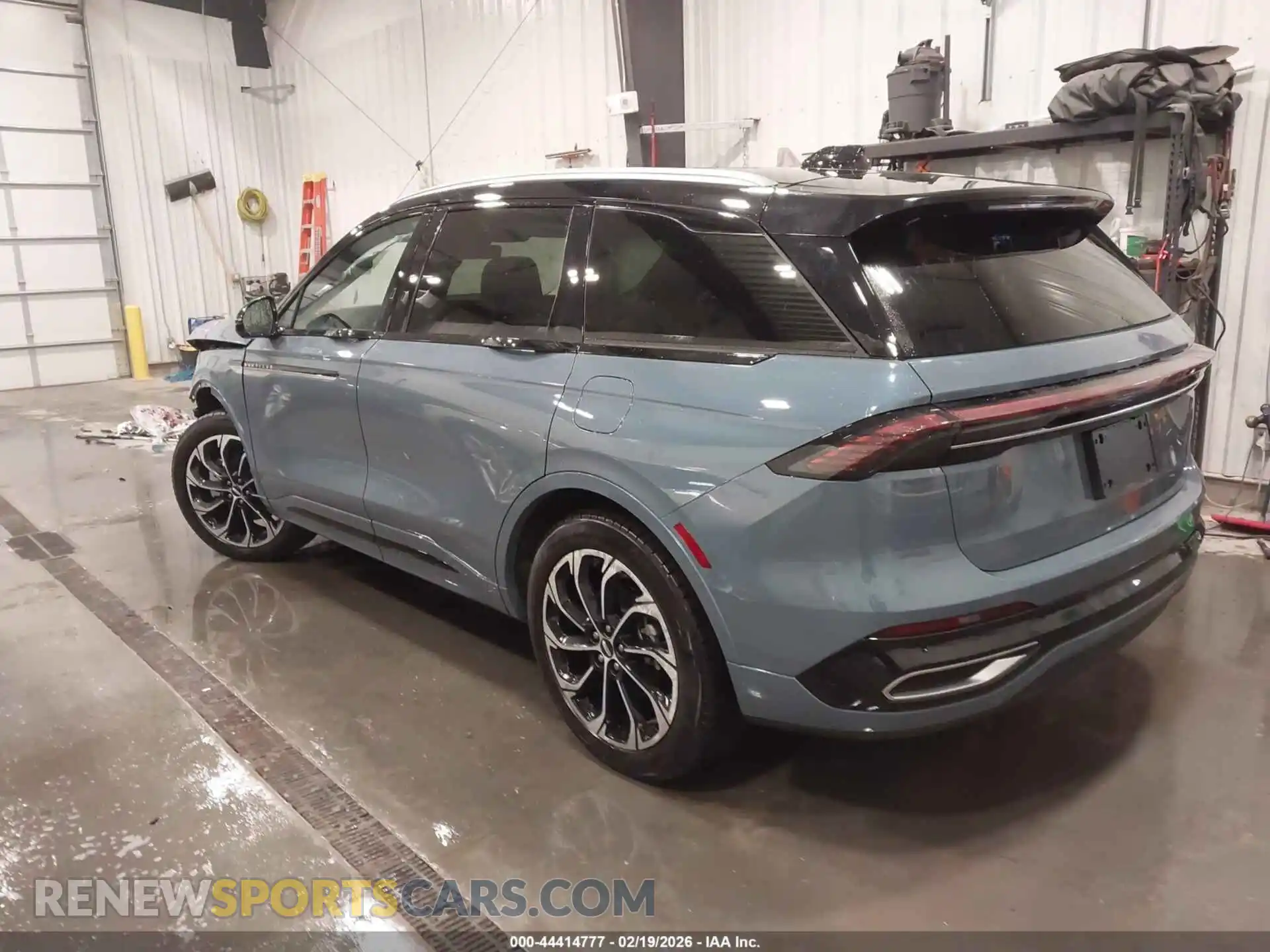 3 Фотография поврежденного автомобиля 5LMPJ8KA8TJ985414 LINCOLN NAUTILUS 2026