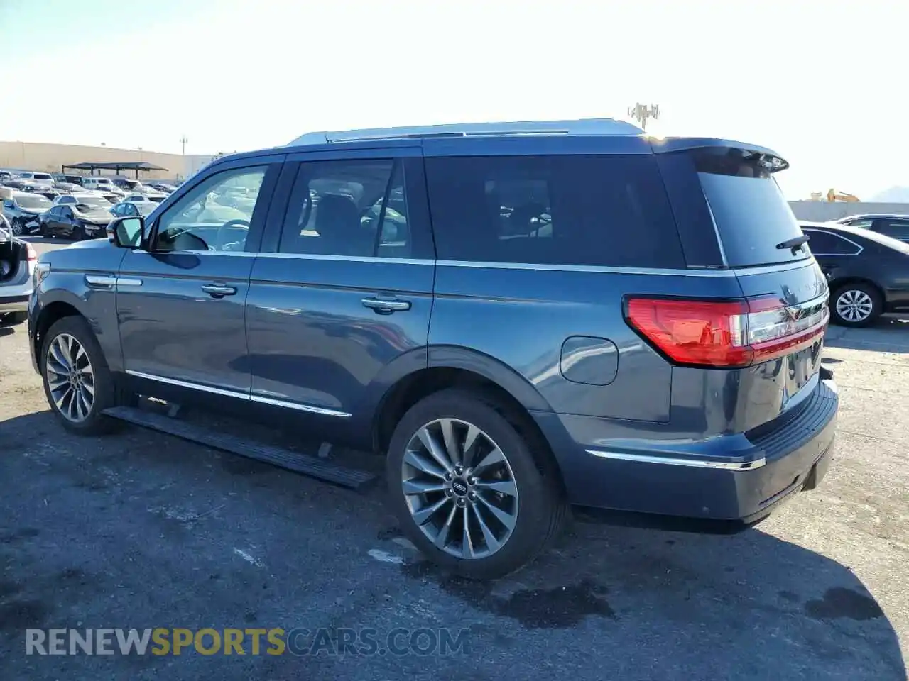 2 Photograph of a damaged car 5LMJJ2LT4LEL11966 LINCOLN NAVIGATOR 2020