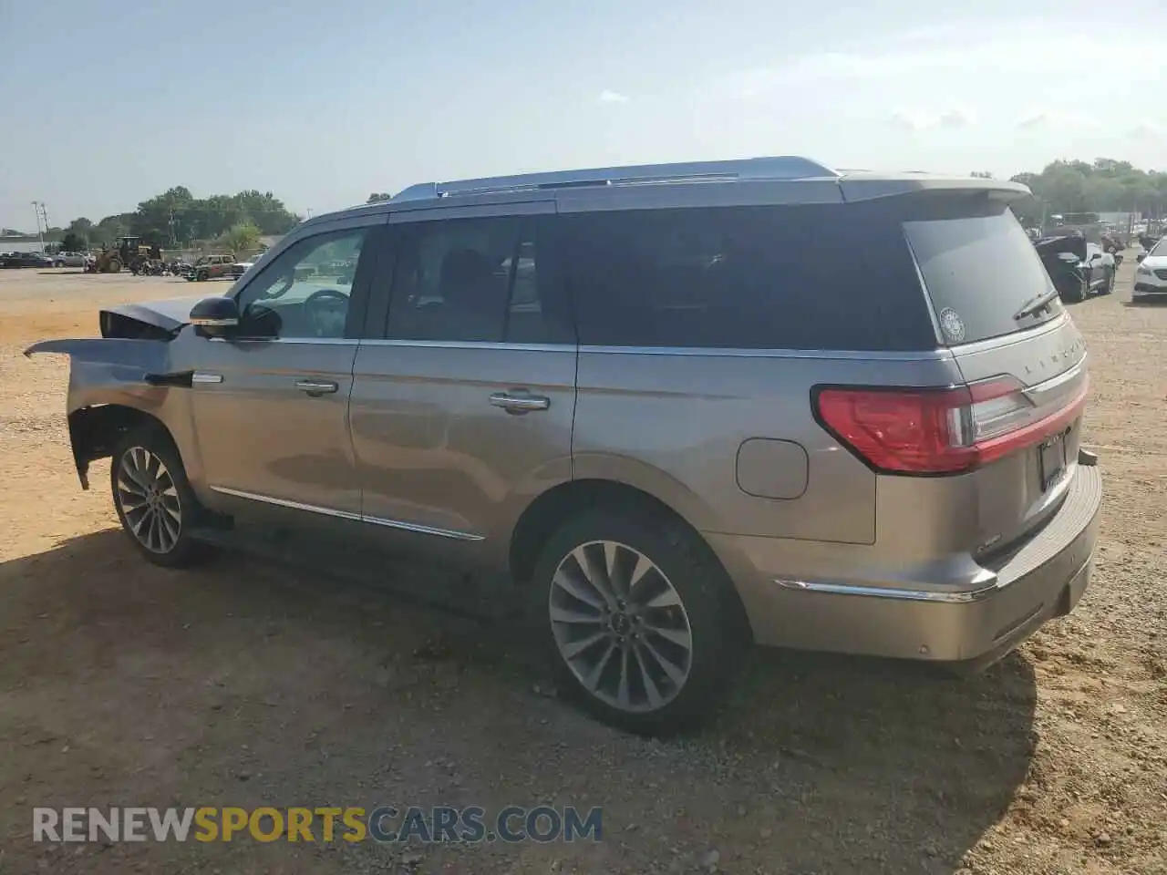 2 Photograph of a damaged car 5LMJJ2LT5LEL15525 LINCOLN NAVIGATOR 2020