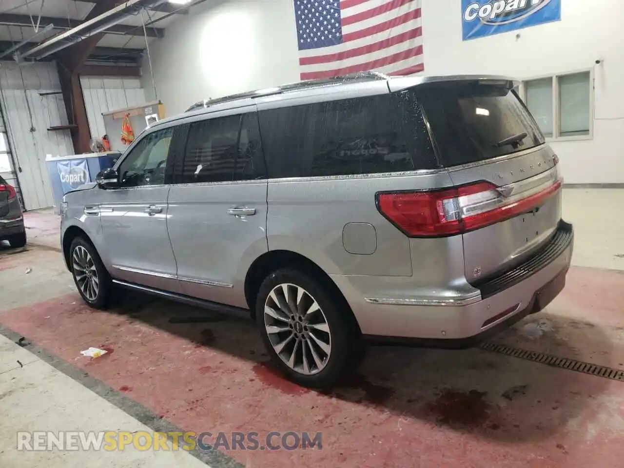 2 Photograph of a damaged car 5LMJJ2LT6LEL17168 LINCOLN NAVIGATOR 2020