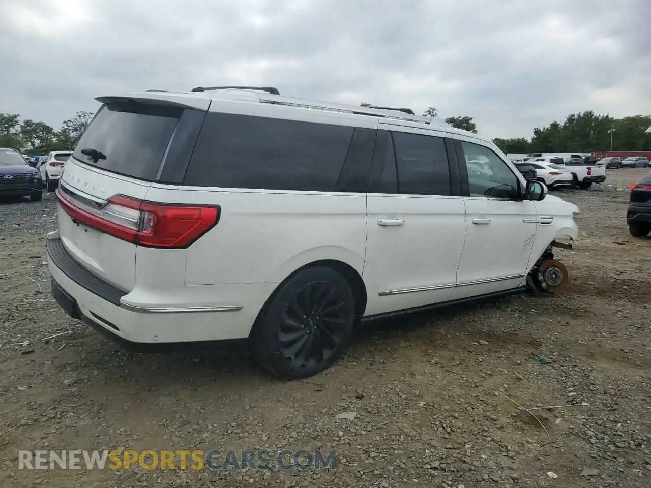 3 Photograph of a damaged car 5LMJJ3LT5LEL06989 LINCOLN NAVIGATOR 2020