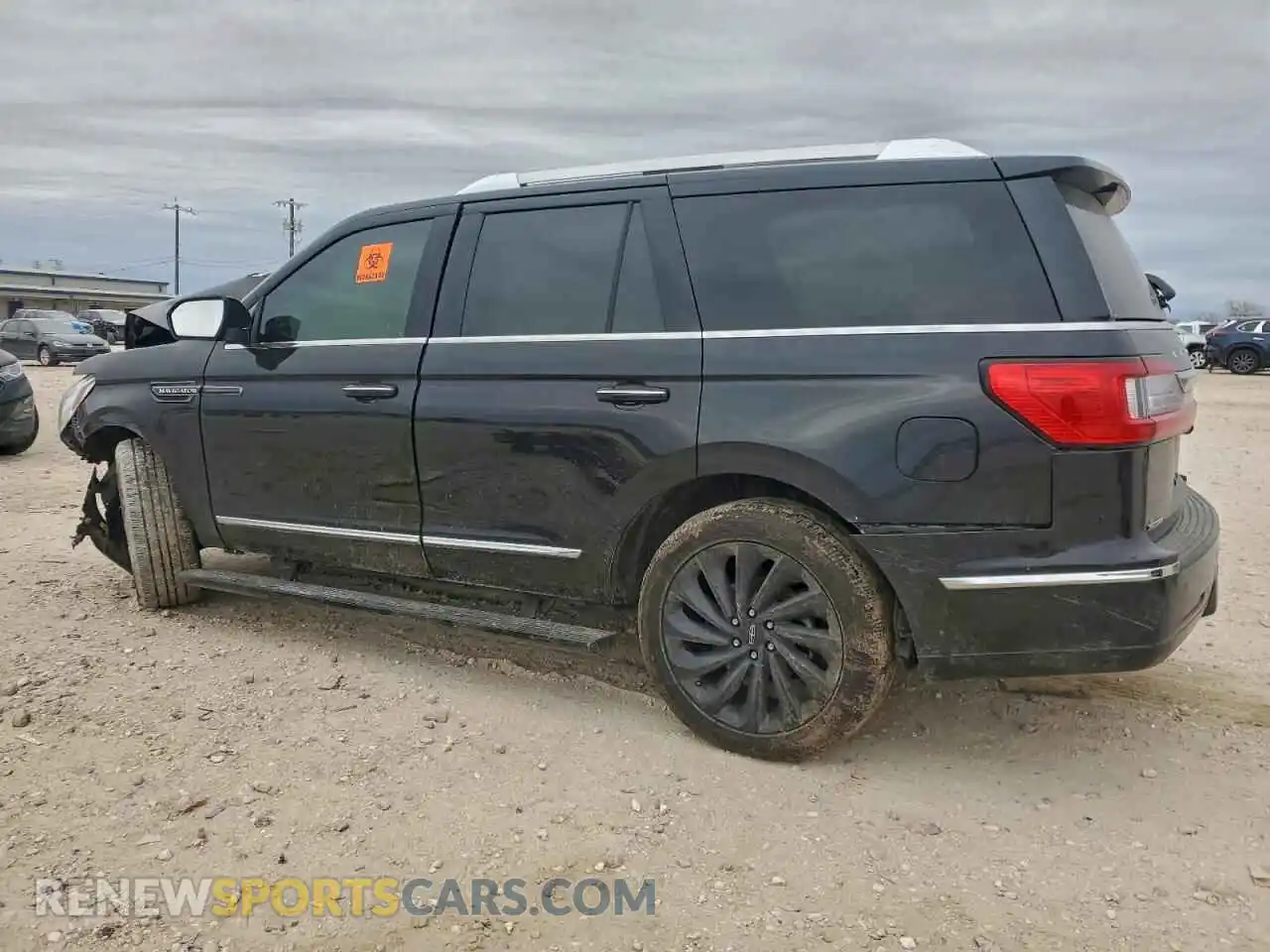 2 fotografías del automóvil dañado 5LMJJ2KTXMEL17502 LINCOLN NAVIGATOR 2021