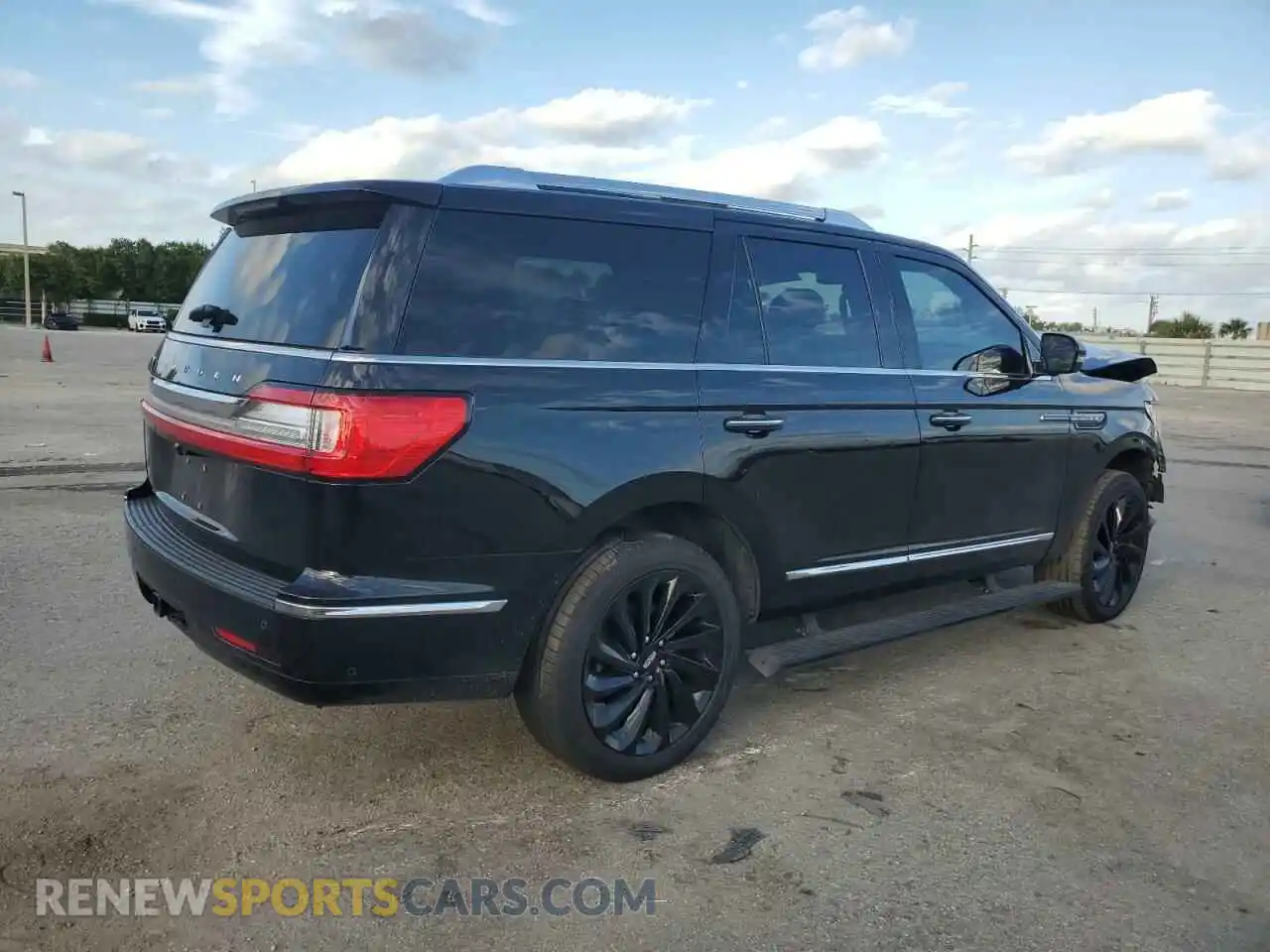 3 fotografías del automóvil dañado 5LMJJ2LT5MEL01433 LINCOLN NAVIGATOR 2021
