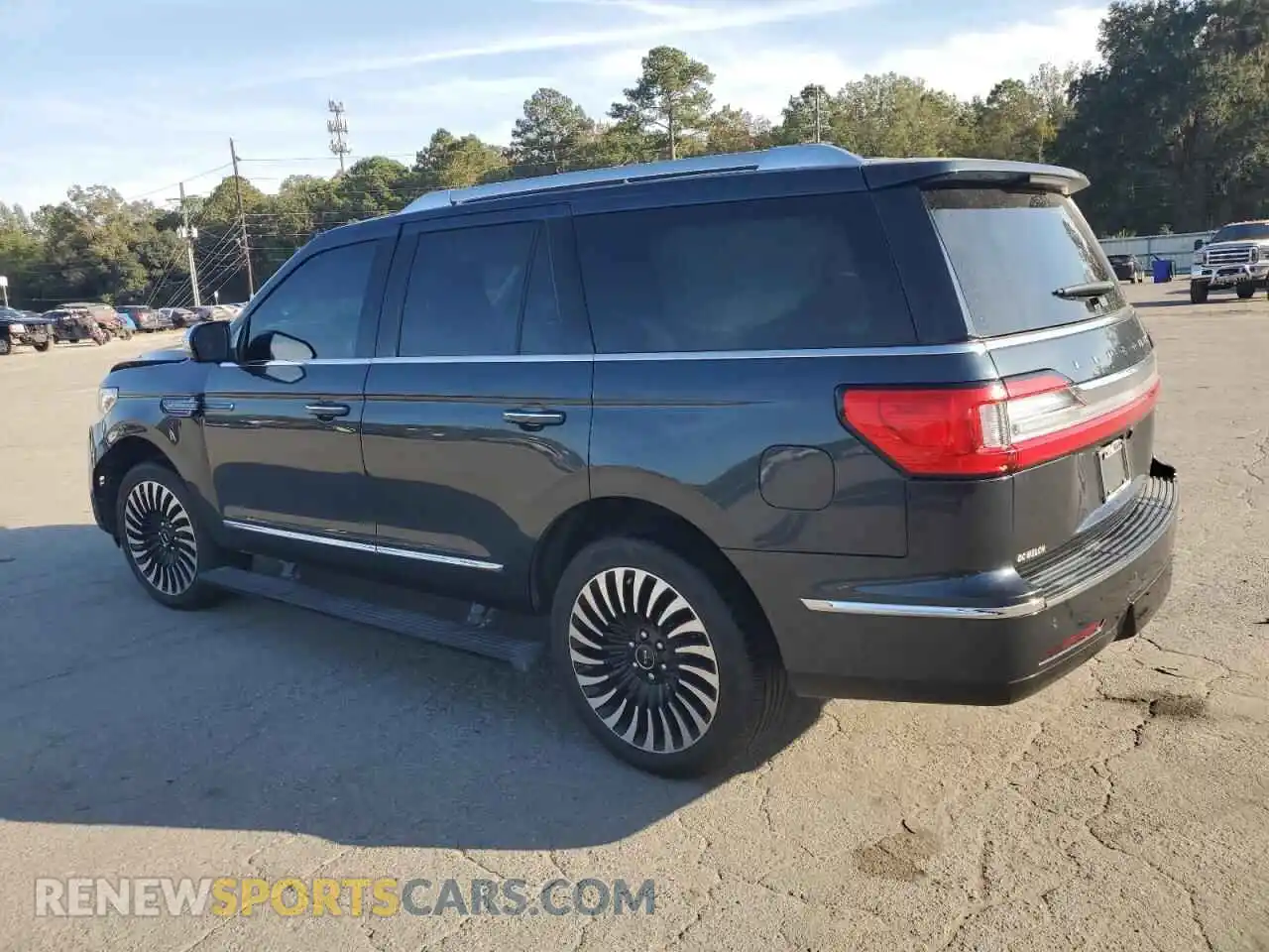 2 fotografías del automóvil dañado 5LMJJ2TT5MEL05935 LINCOLN NAVIGATOR 2021