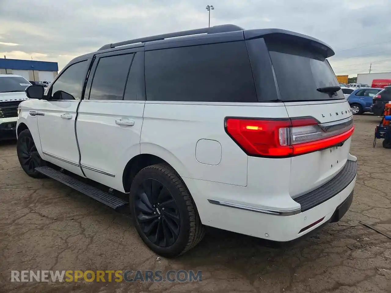 2 Фотография поврежденного автомобиля 5LMJJ2TT8MEL11888 LINCOLN NAVIGATOR 2021